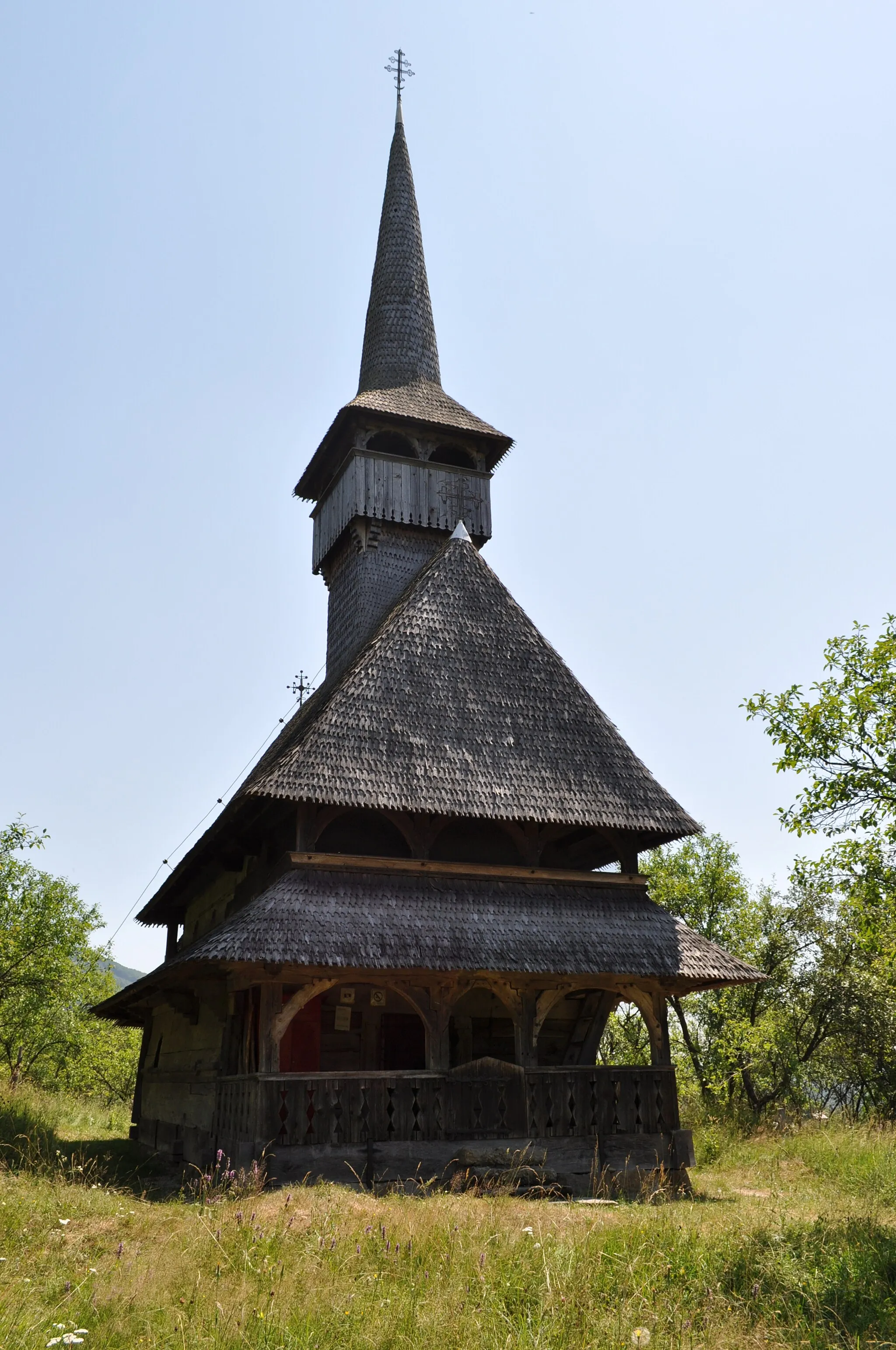 Photo showing: Biserica de lemn "Intrarea Maicii Domnului în Biserică" , sat BÂRSANA