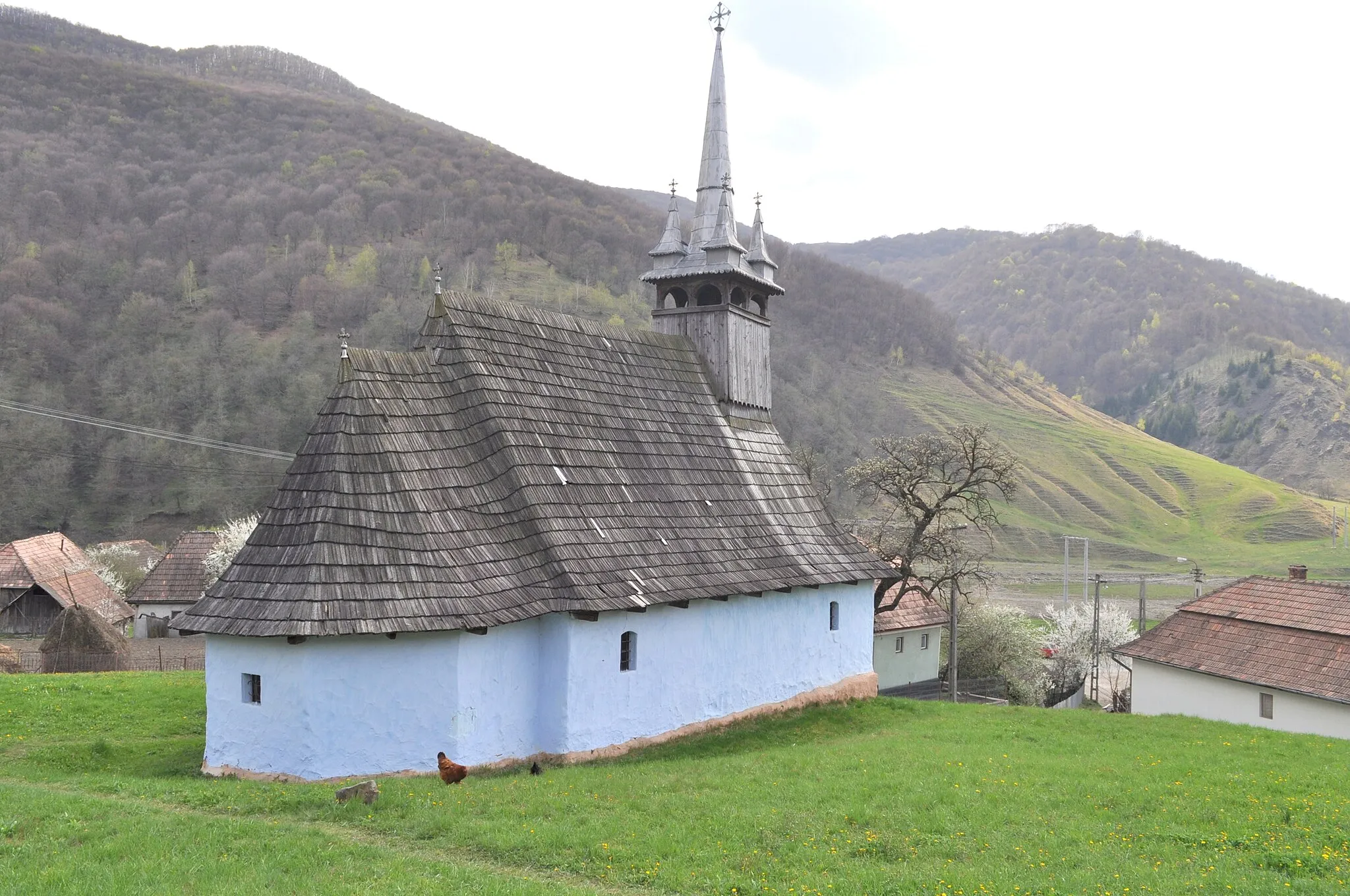Photo showing: Biserica de lemn „Sfinții Arhangheli” din Surduc, județul Cluj