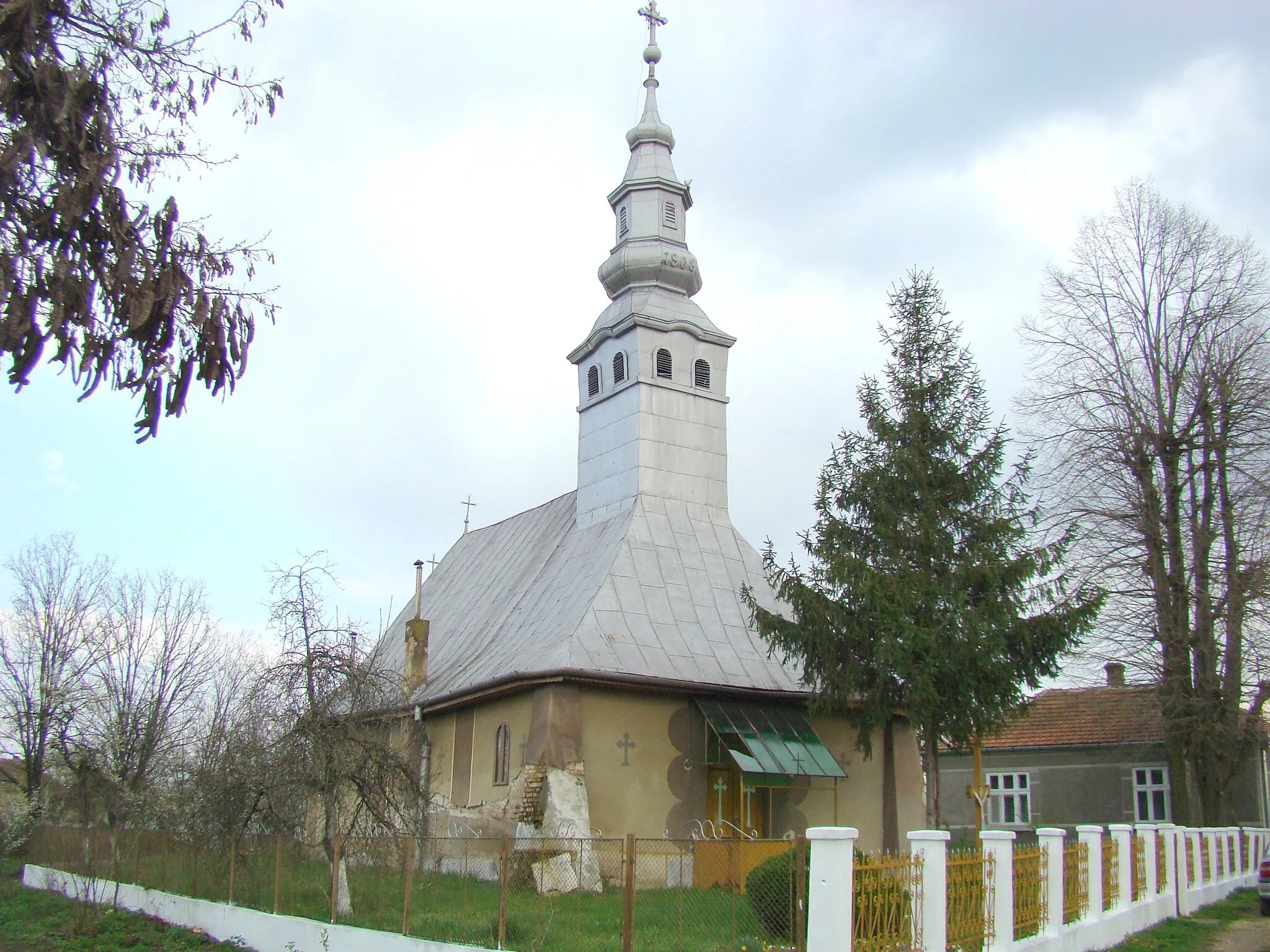 Photo showing: Biserica „Sf.Gheorghe” din Tăut, Bihor