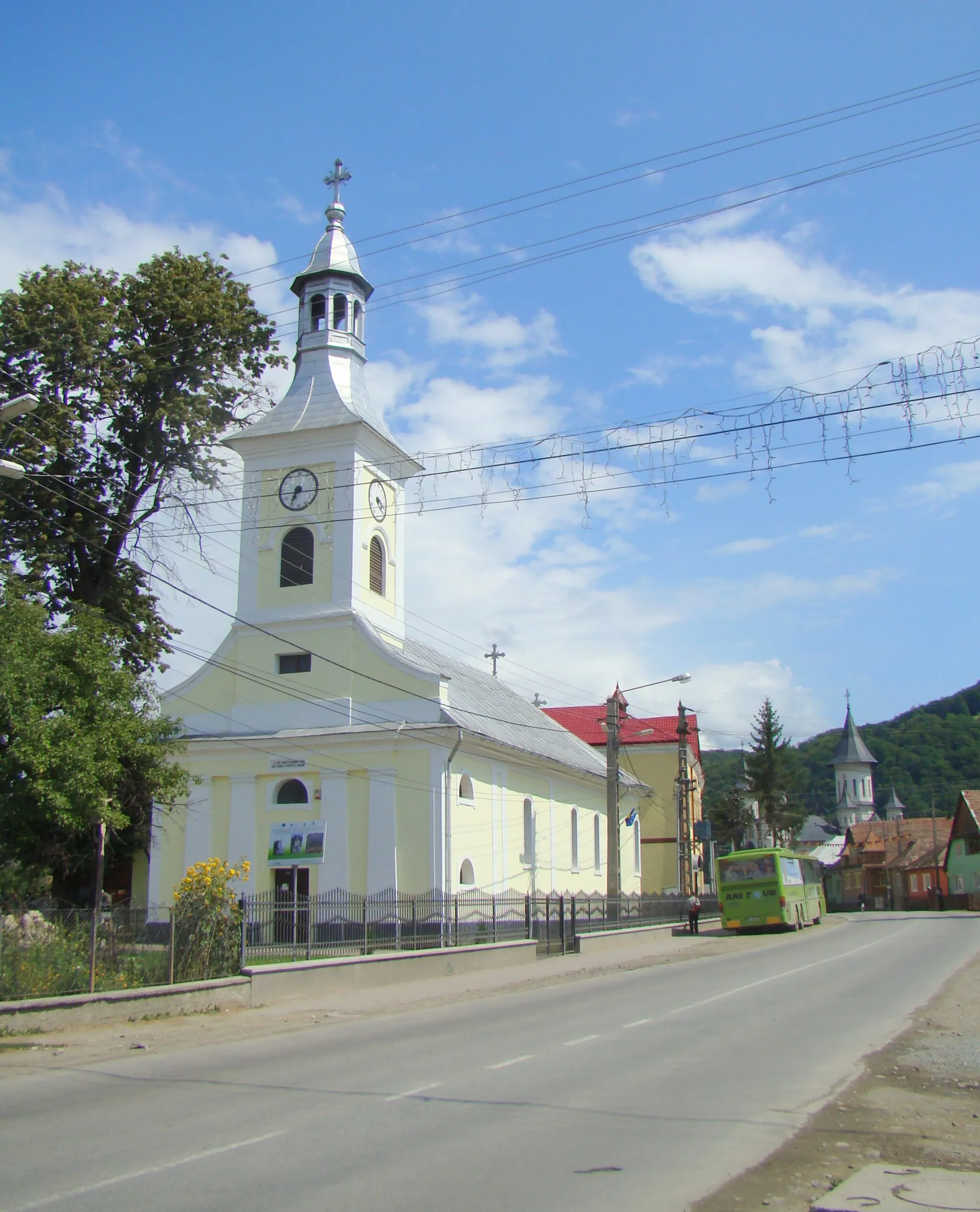 Photo showing: Biserica ortodoxă „Sf. Arhangheli Mihail și Gavriil”, sat Feldru; comuna Feldru