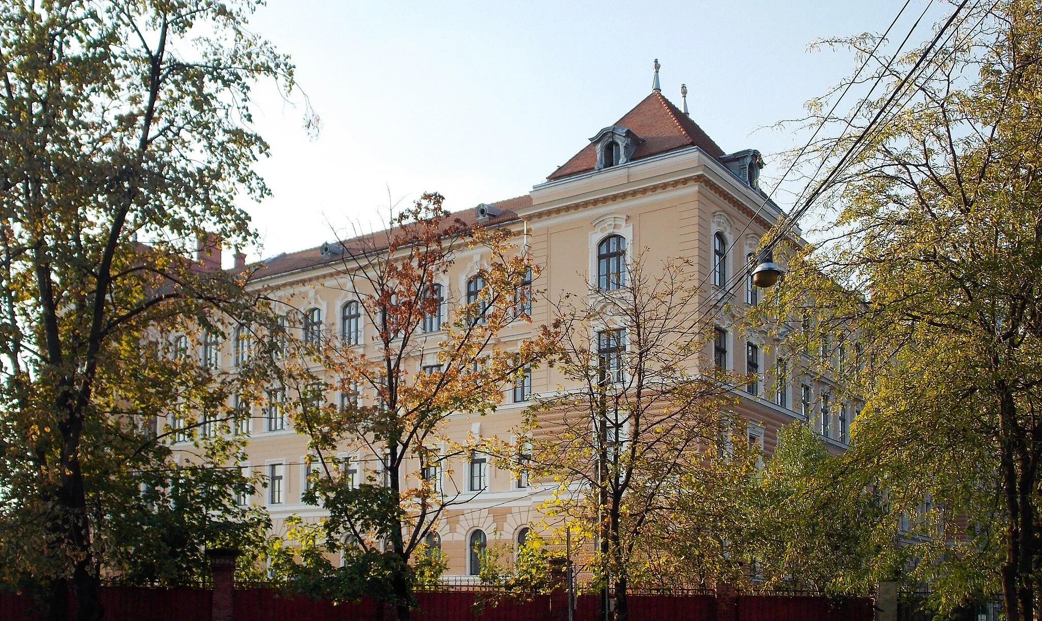 Photo showing: Criș Country Museum (former School for cadets) - Oradea