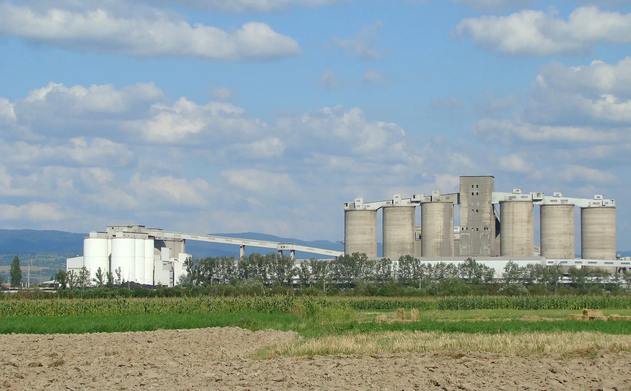 Photo showing: Holcim factory in Chistag (Aleşd), Bihor county, Romania