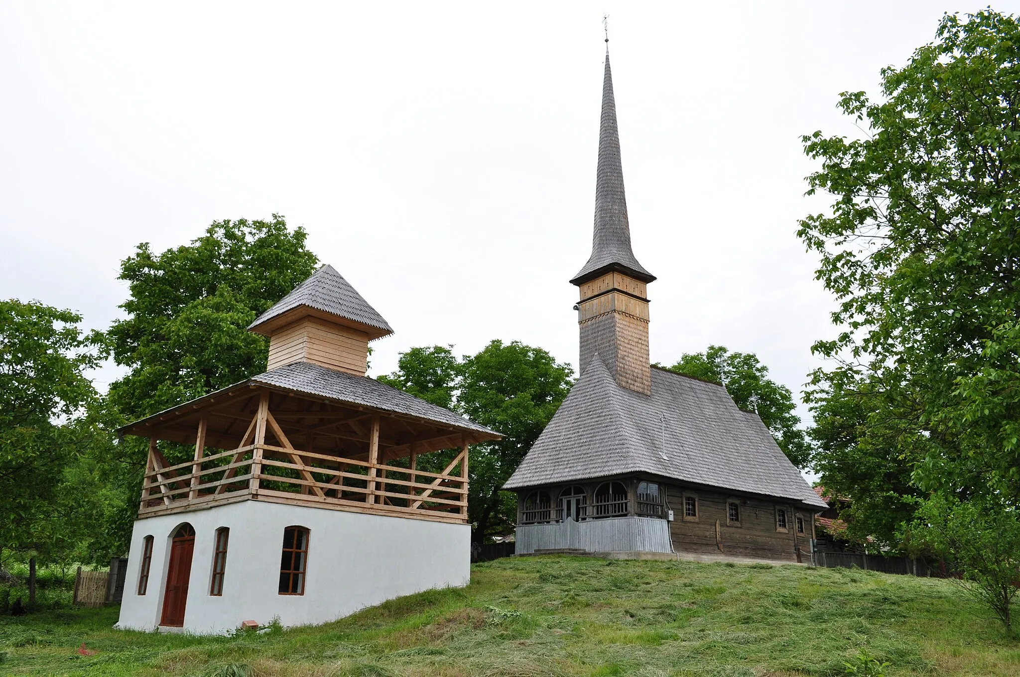 Photo showing: Biserica „Sf. Arhangheli Mihail și Gavriil” din Răstoci”, județul Sălaj