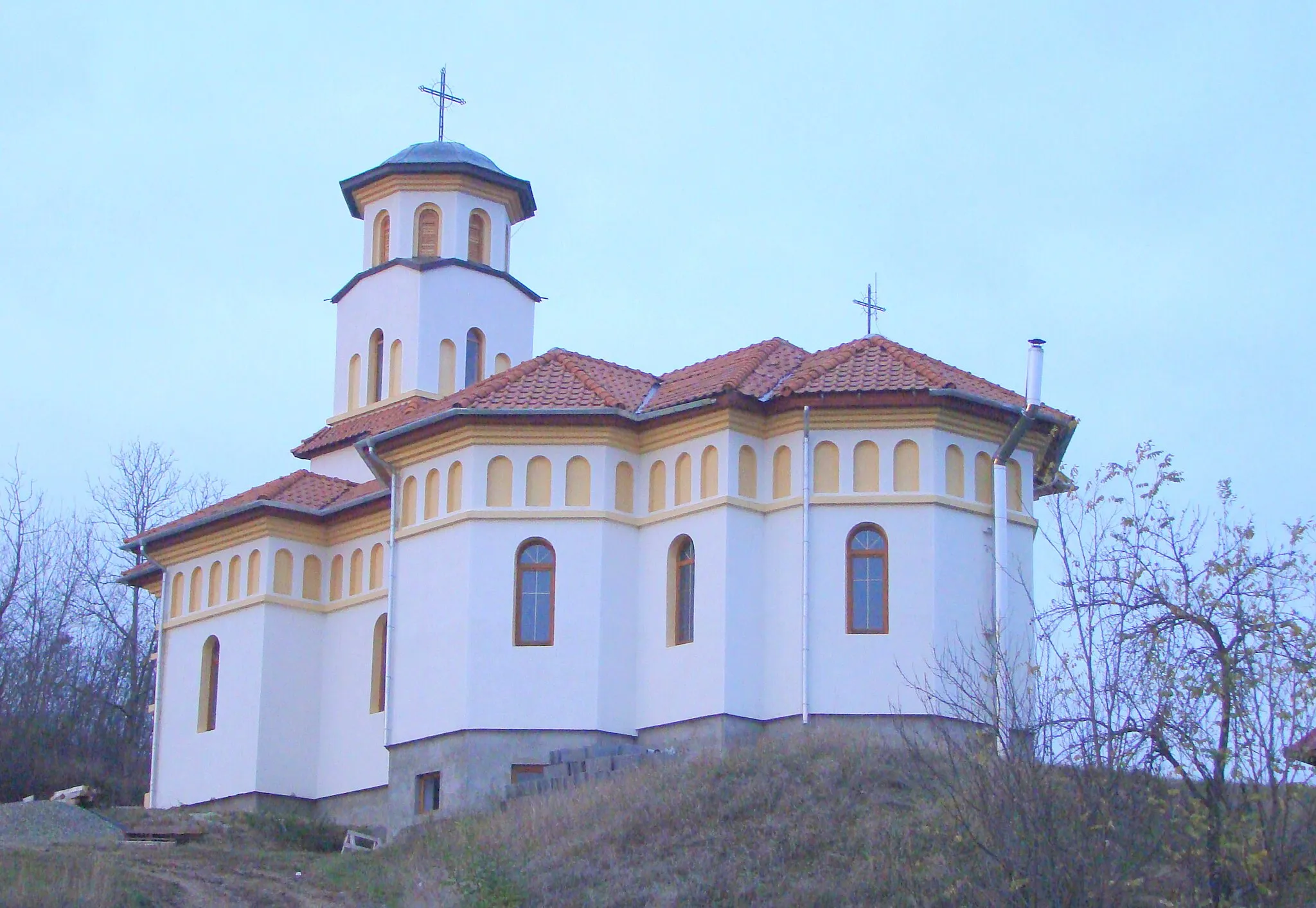 Photo showing: Orthodox church in Oroiu, Mureș county, Romania
