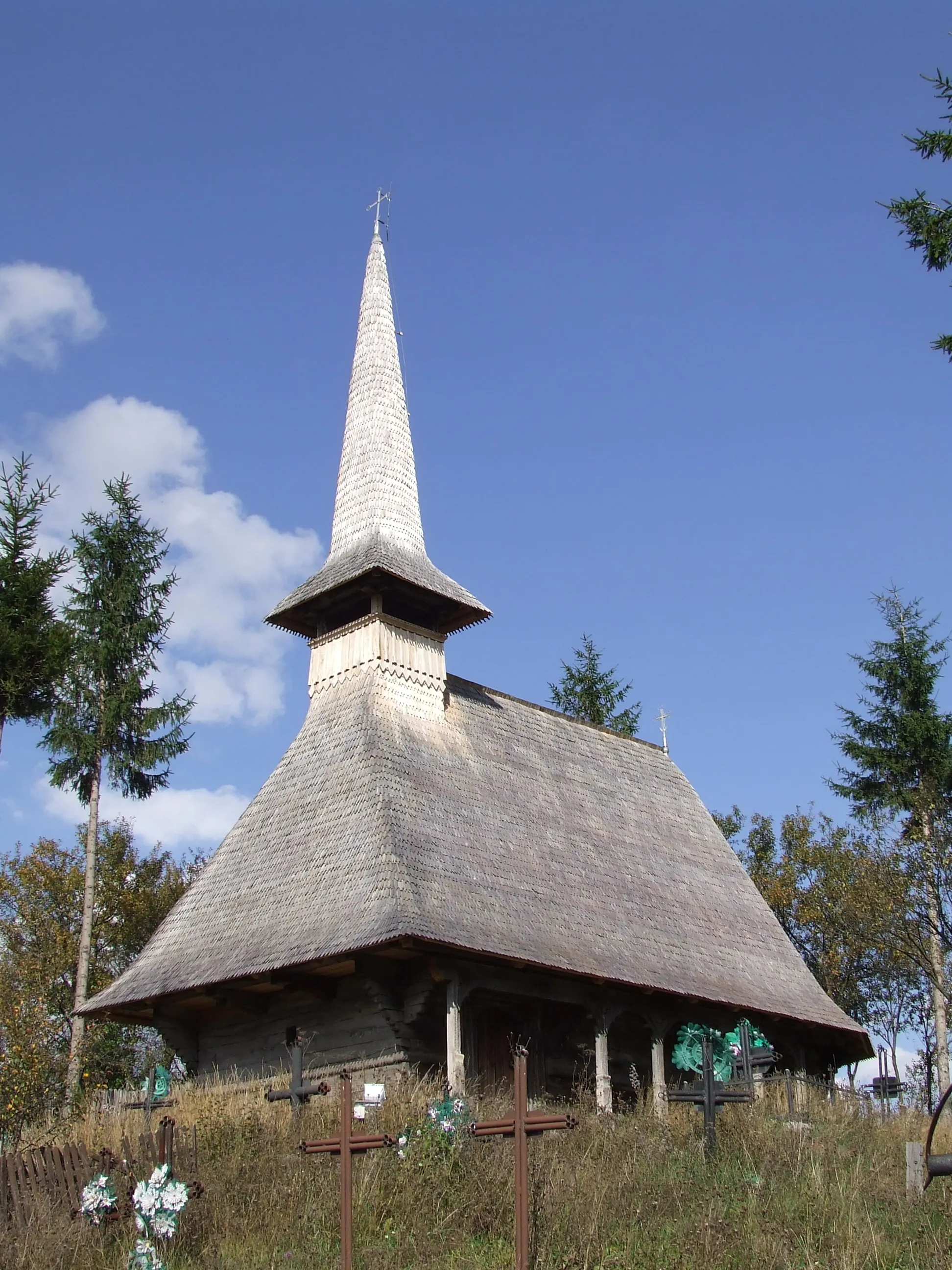 Photo showing: Biserica de lemn din Tusa, judeţul Sălaj.
Autor: Bogdan Ilieş
Data: octombrie 2007

ro:Categorie:Biserici de lemn din Sălaj (imagini)