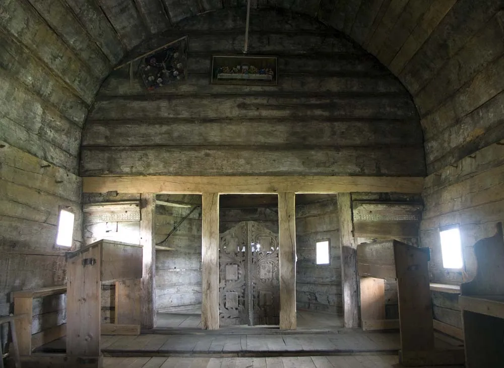 Photo showing: Biserica de lemn din Tusa, interiorul bisericii bărbaţilor.