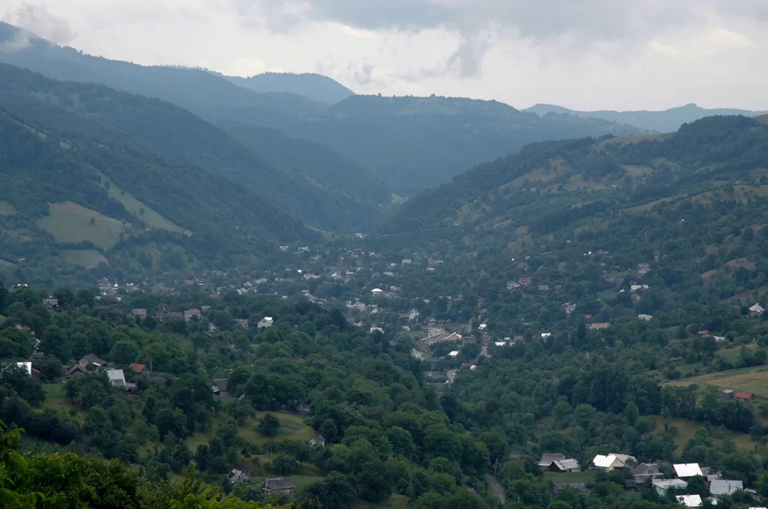 Photo showing: Panoramic view of Kosivska Polyana