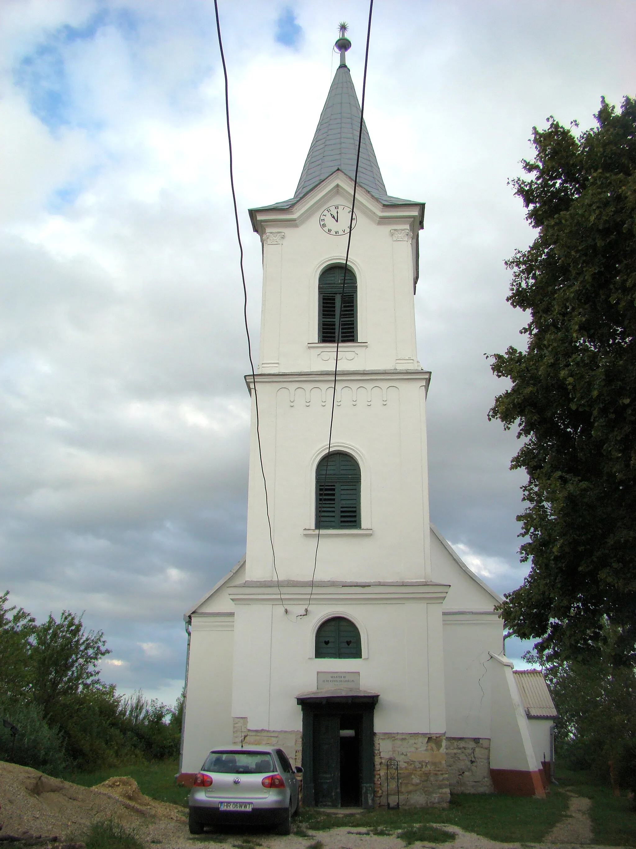 Photo showing: Biserica reformată, sat Aiton; comuna Aiton, județul Cluj