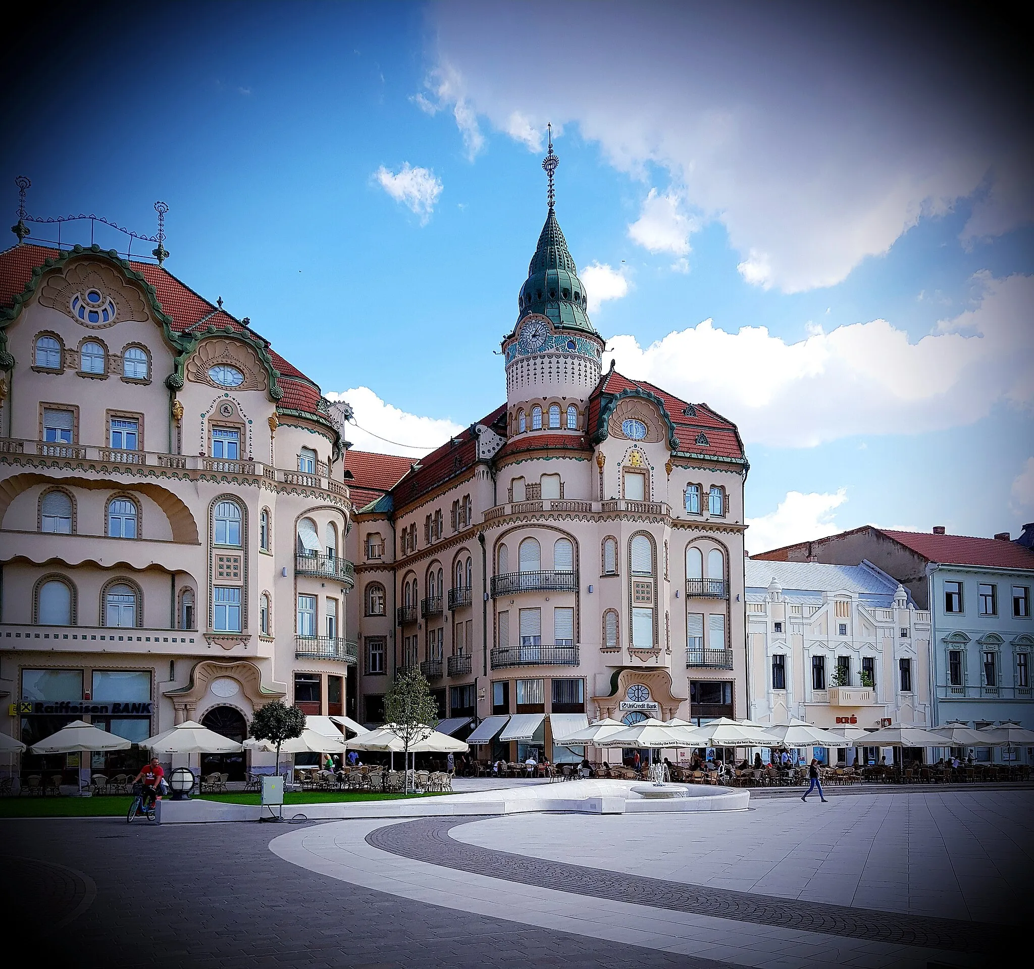 Photo showing: Palatul Vulturul Negru