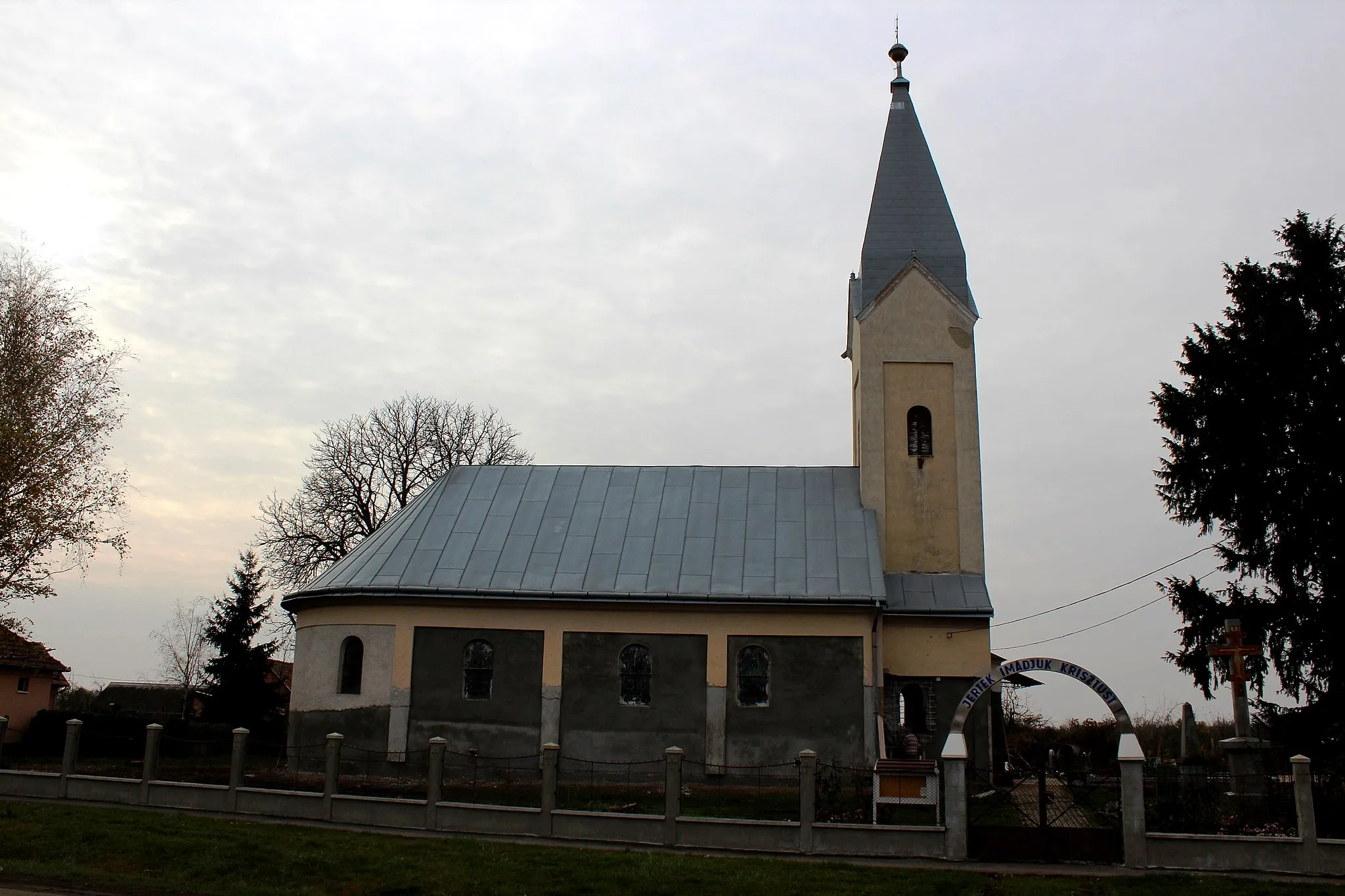 Photo showing: Greek Catholic church under reconstruction in Porcsalma, Hungary