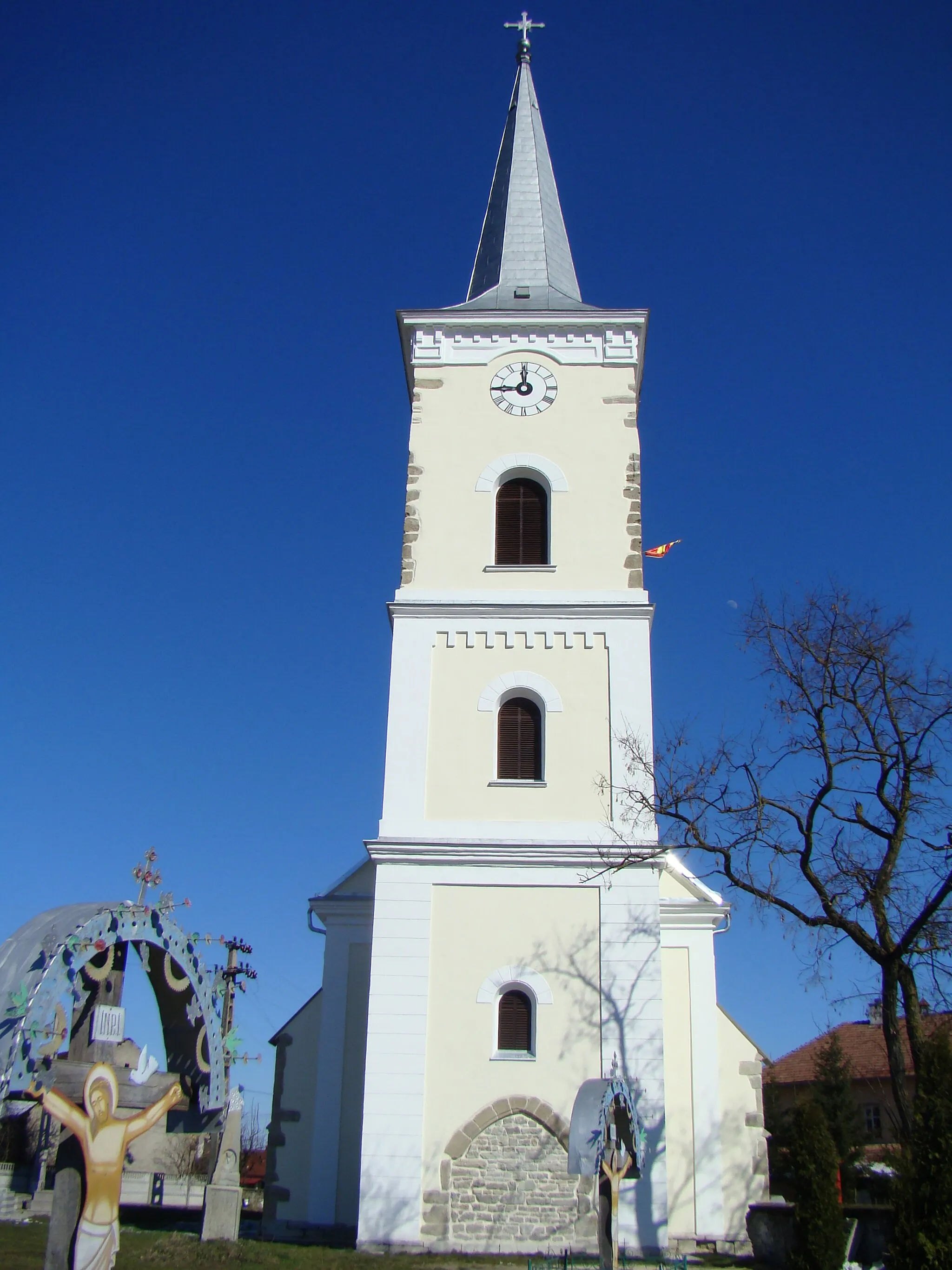 Photo showing: Church of the Saints Archangels in Unirea, Bistrița-Năsăud county, Romania