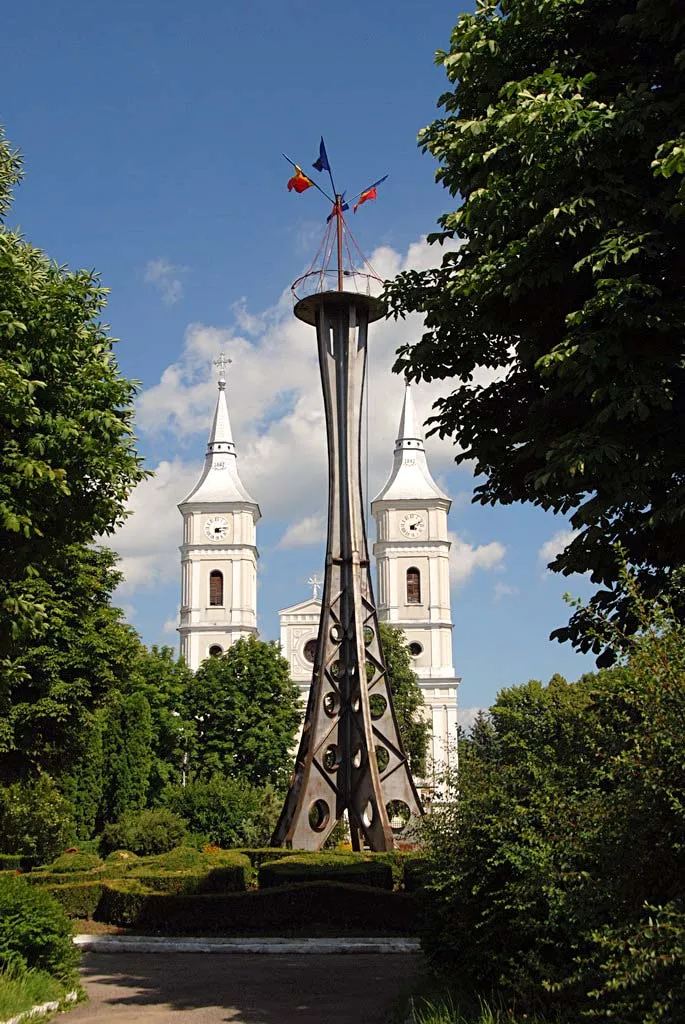 Photo showing: Năsăud - Tower and Church in Parc
