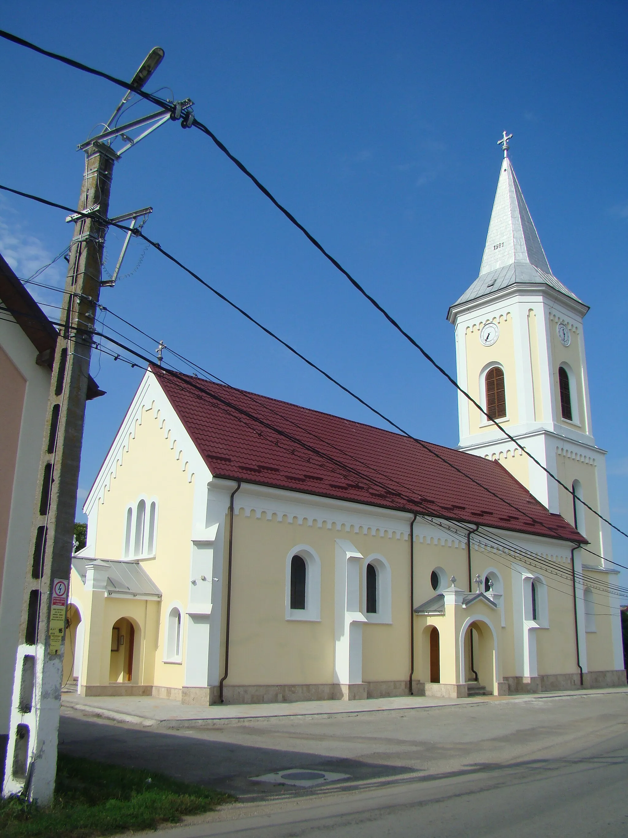 Photo showing: Lutheran church in Orheiu Bistriței, Bistrița-Năsăud county, Romania