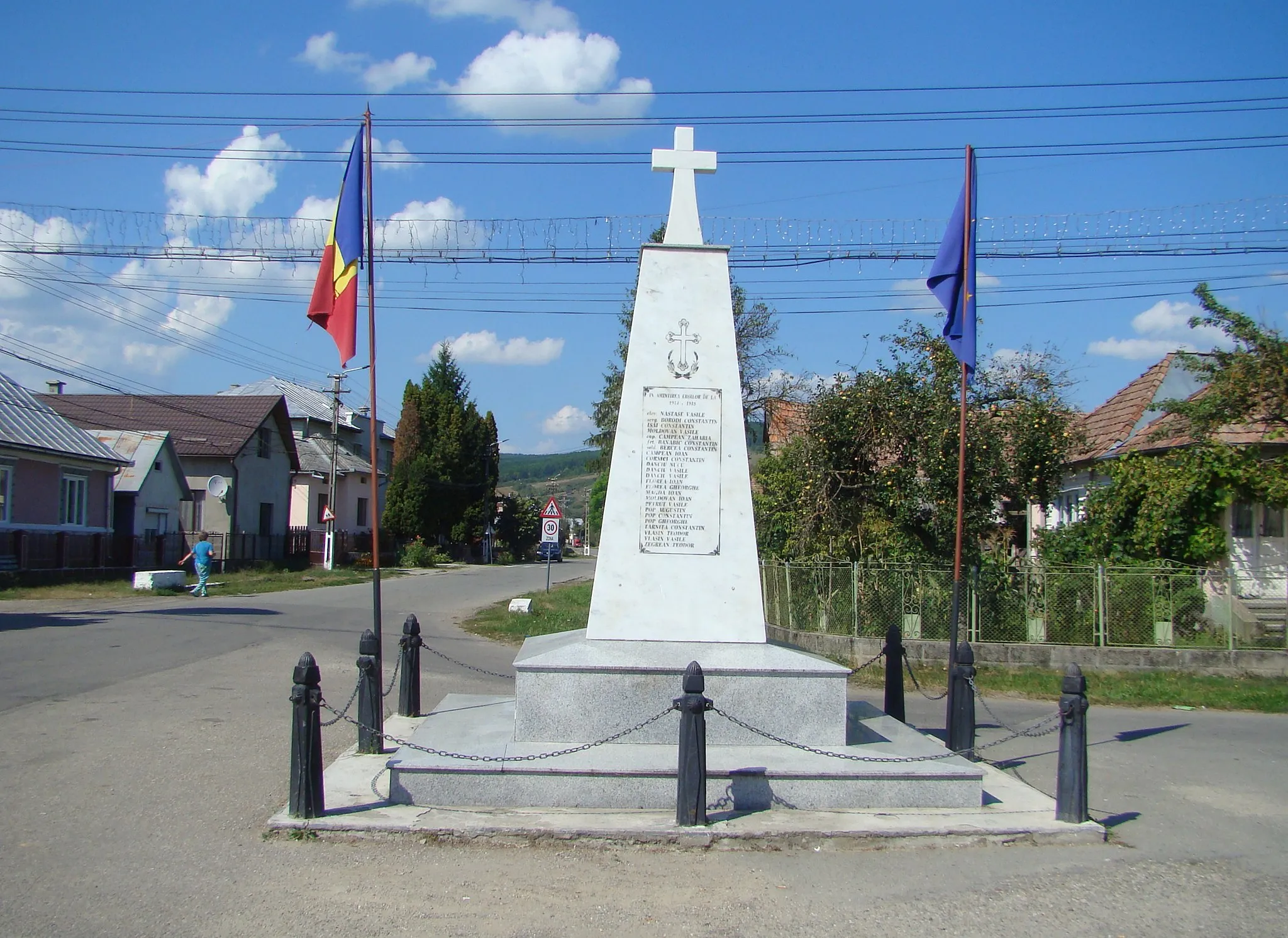 Photo showing: World War memorial in Ciceu-Giurgești, Bistrița-Năsăud county, Romania