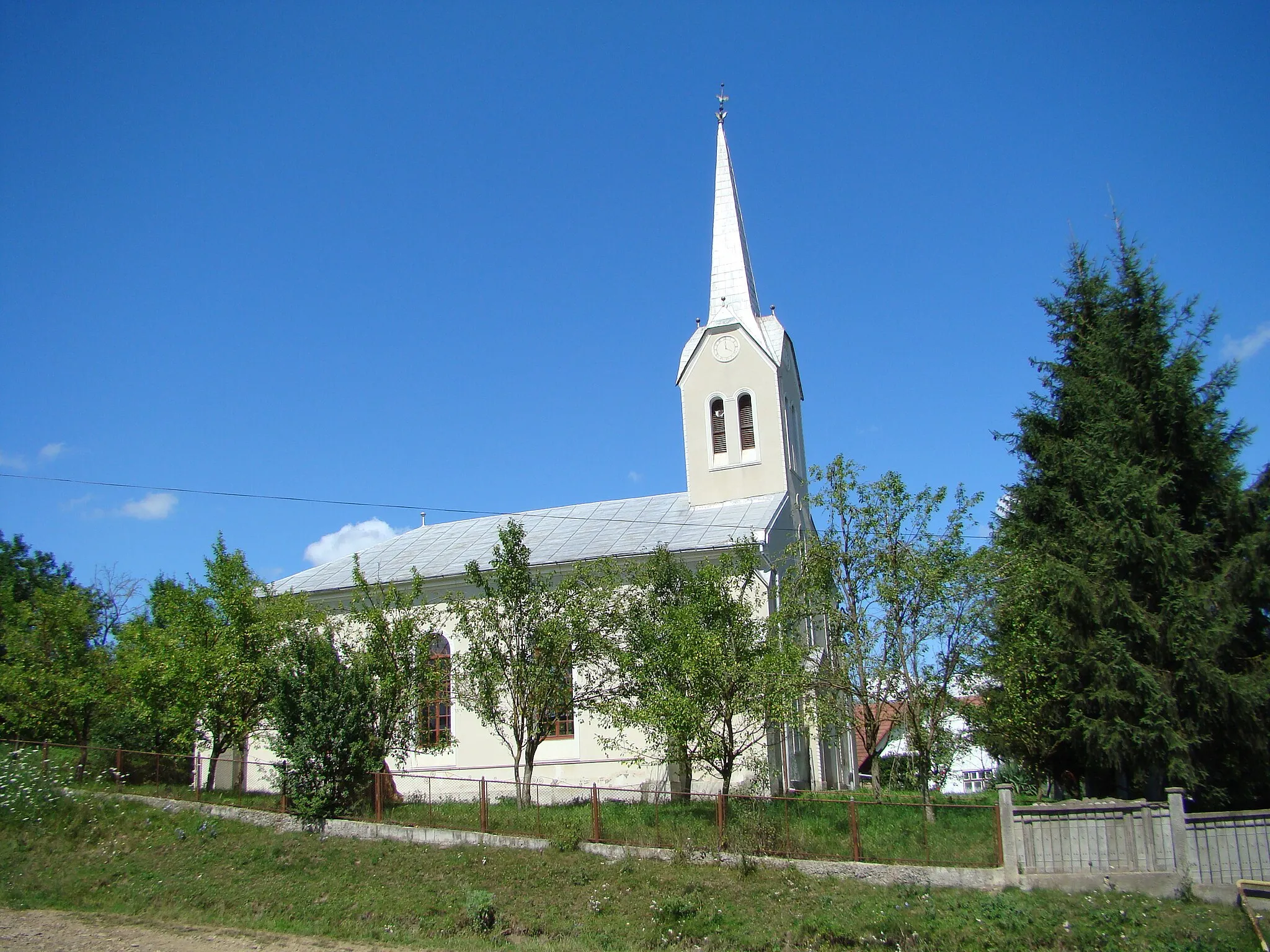 Photo showing: reformed church in Chiochiș (Kékes) village, Bistrița-Năsăud county, Romania