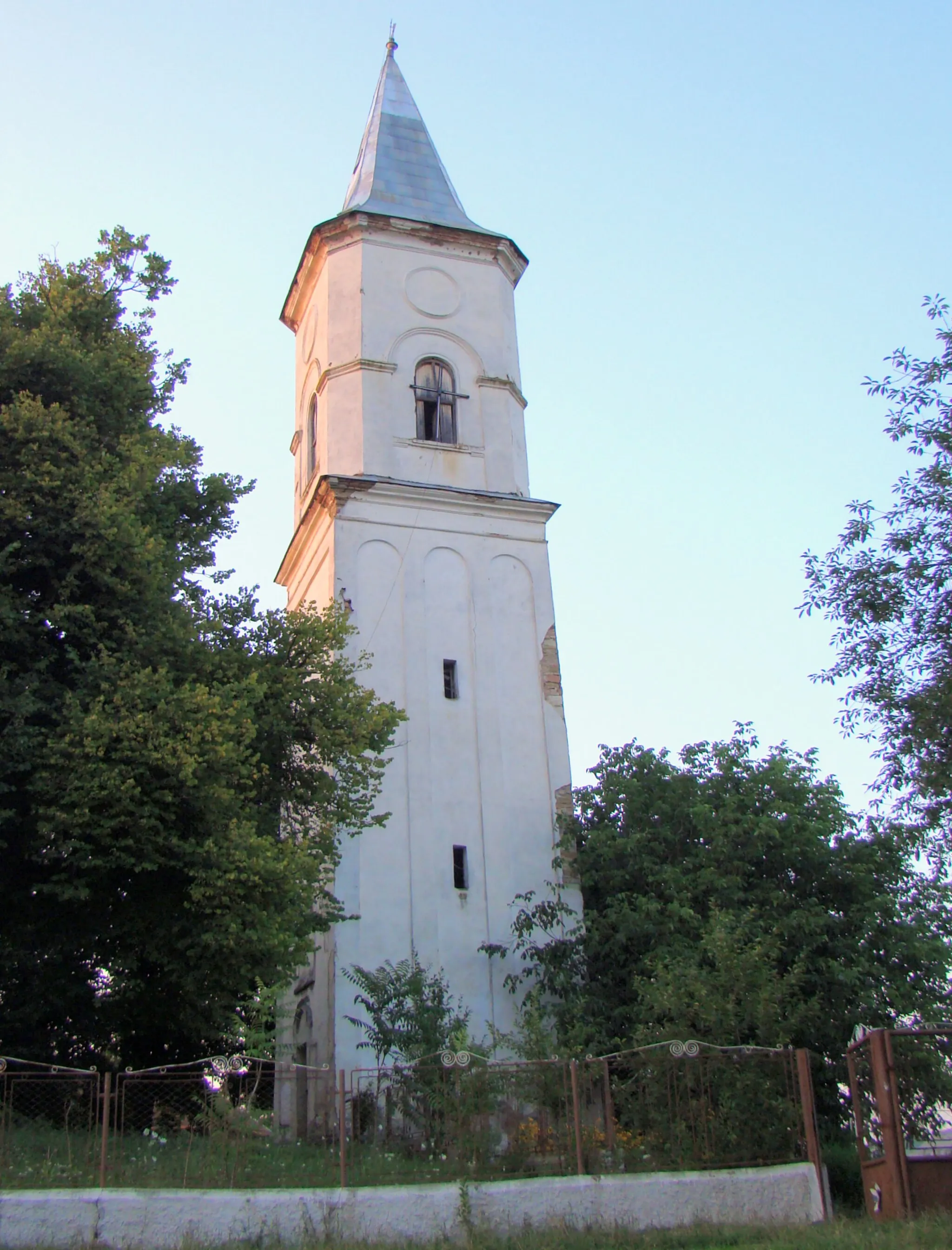 Photo showing: Biserica ortodoxă din Sângeorzu Nou (fosta biserică evanghelică)