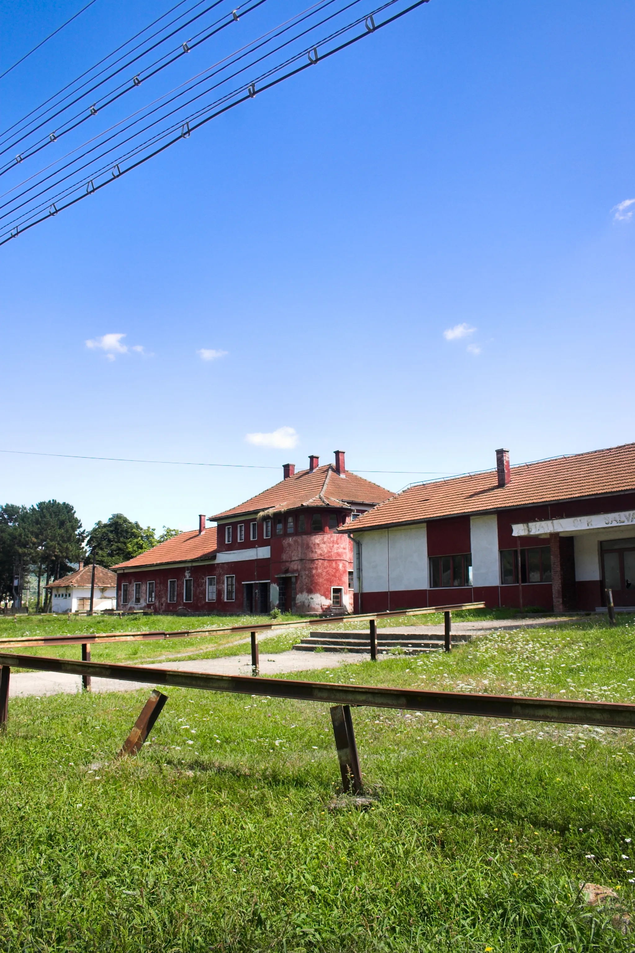 Photo showing: Railway station in Salva, Romania.