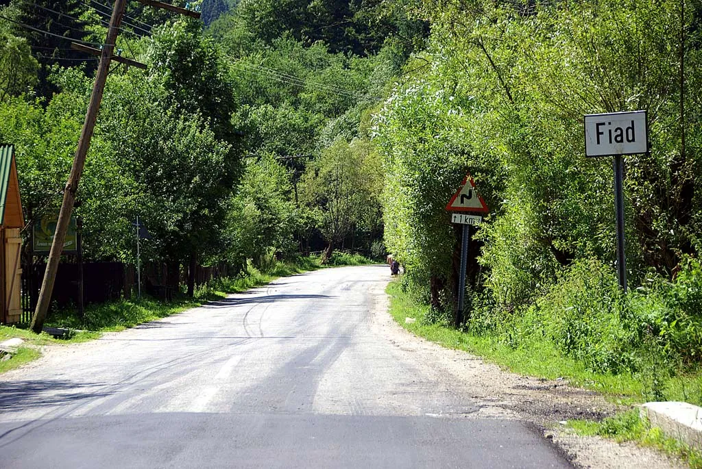 Photo showing: Entrance of Fiad, Bistriţa-Năsăud