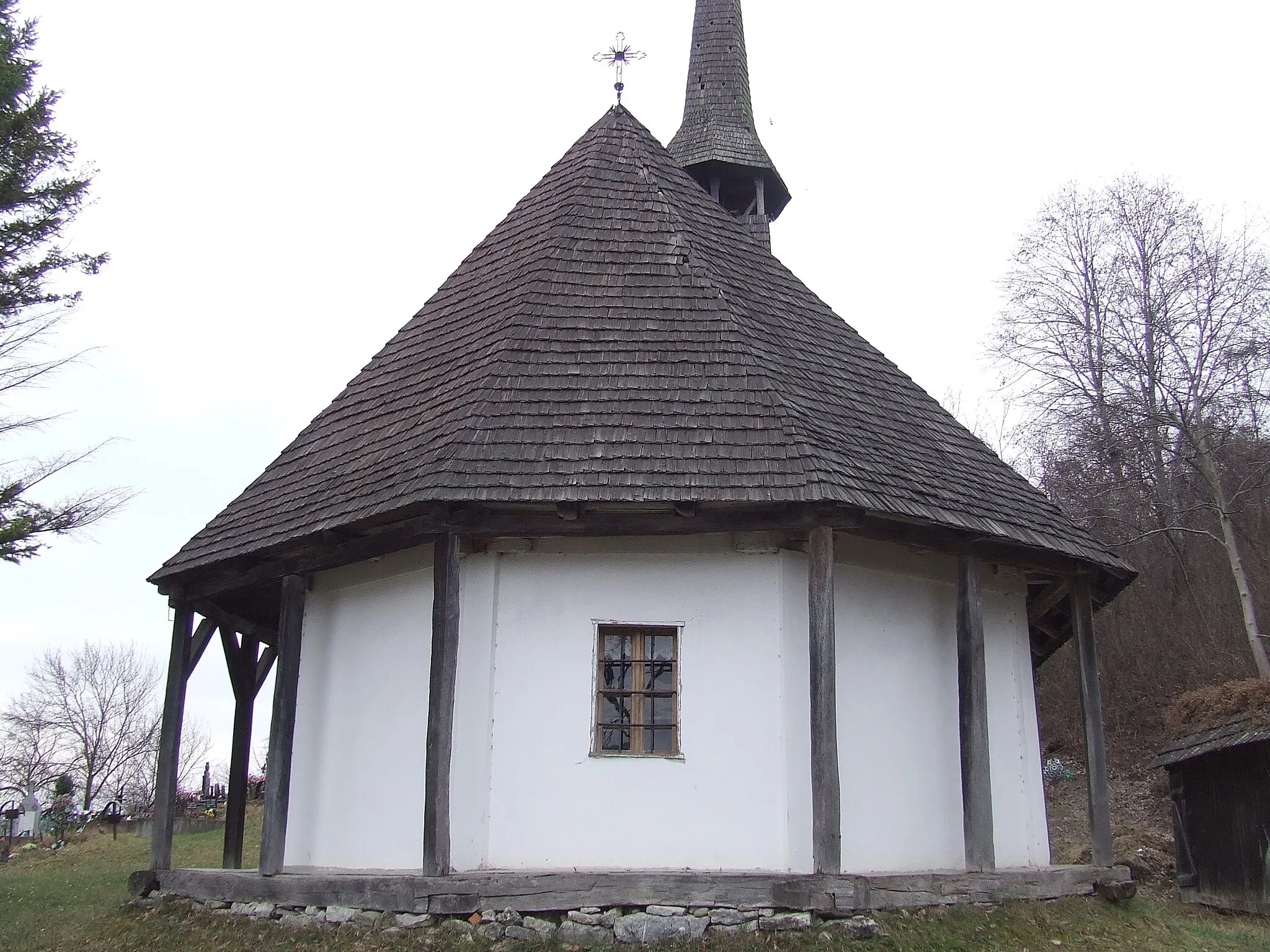 Photo showing: Biserica de lemn din Peştiş, judeţul Bihor.