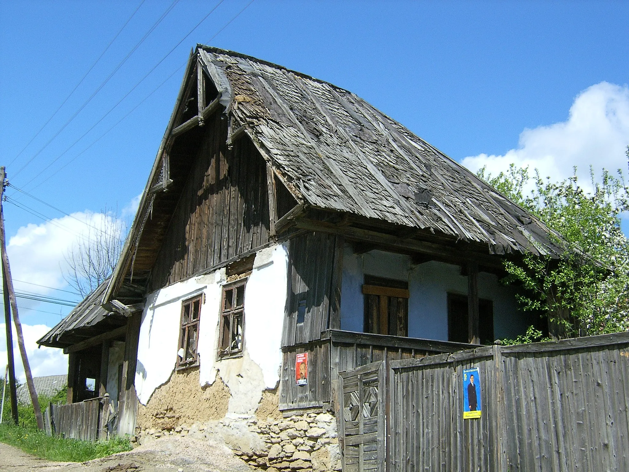 Photo showing: Old building in Călăţea; Bihor County