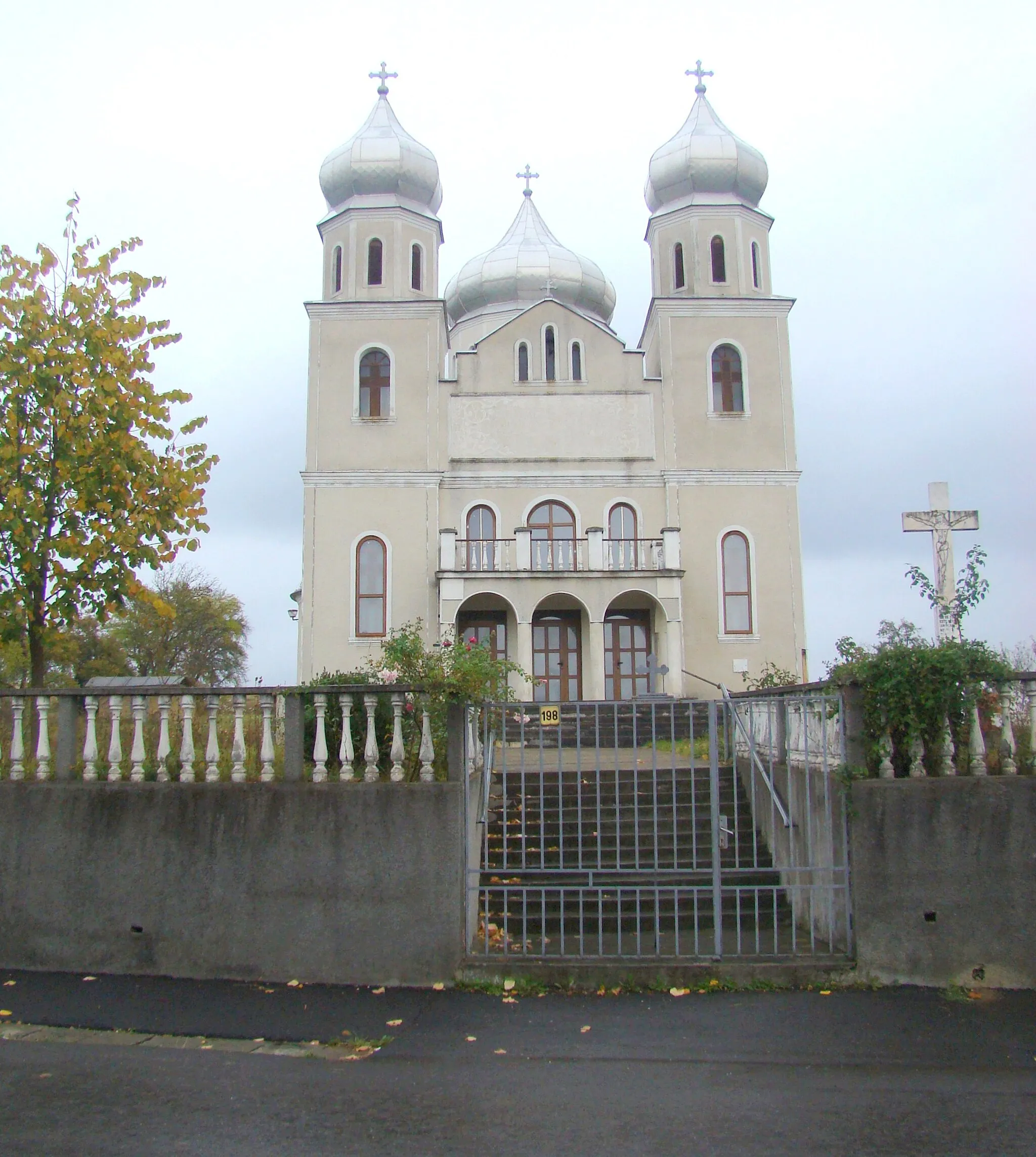 Photo showing: Biserica  „Adormirea Maicii Domnului” din Luncșoara, județul Bihor
