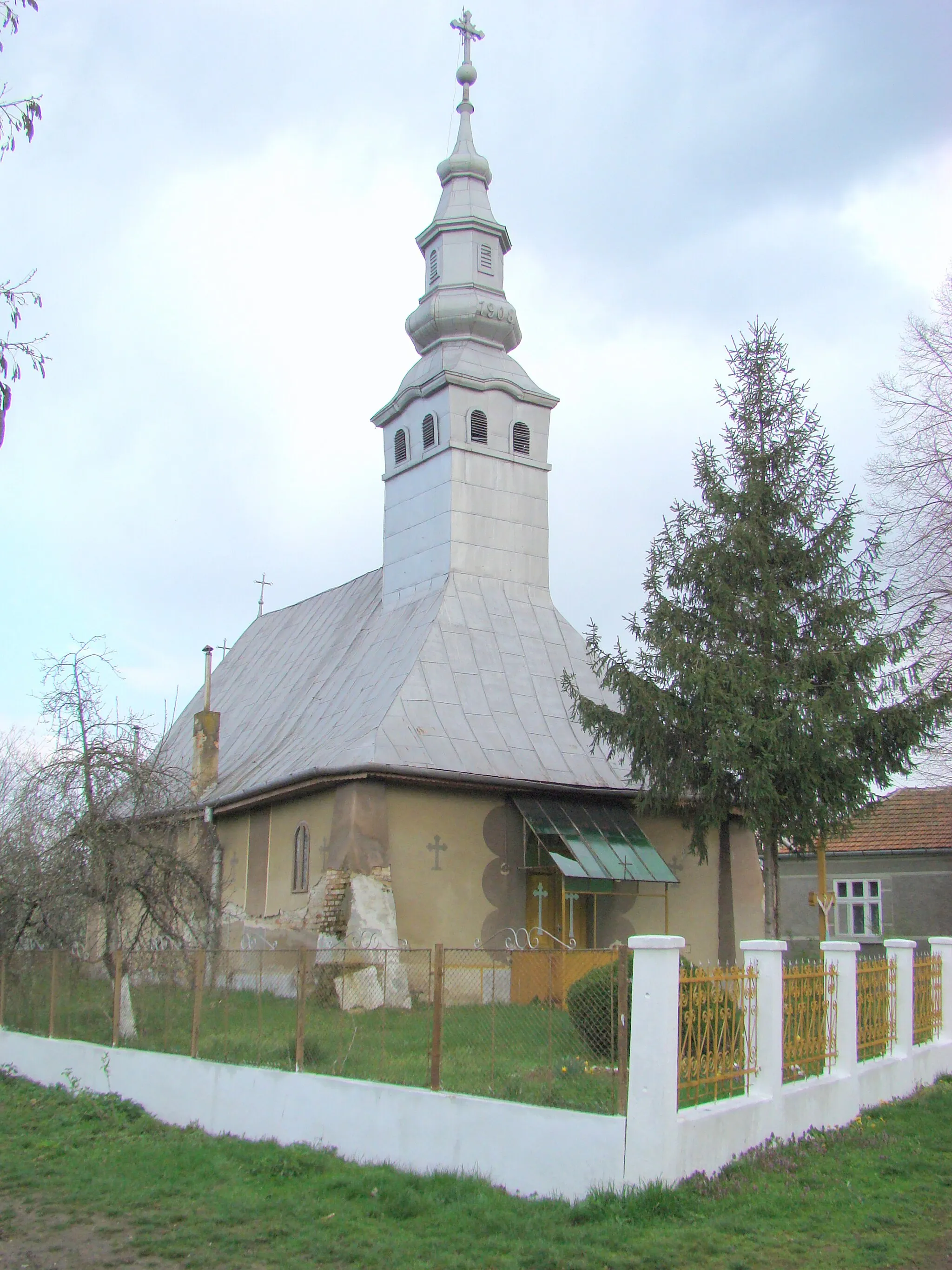 Photo showing: Biserica „Sf.Gheorghe” din Tăut, Bihor