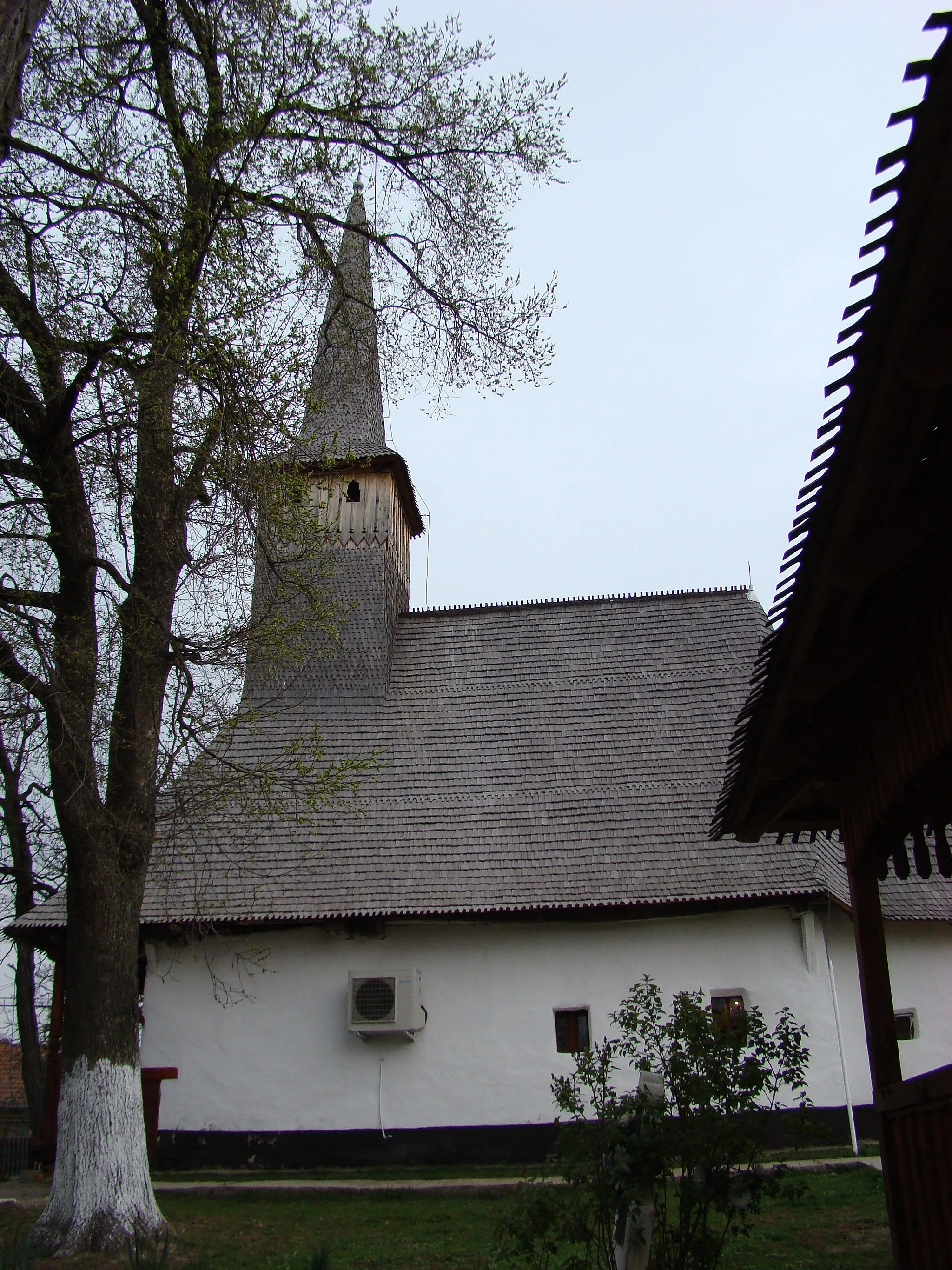 Photo showing: Biserica „Sfinții Arhangheli Mihail și Gavril” din Botean, județul Bihor