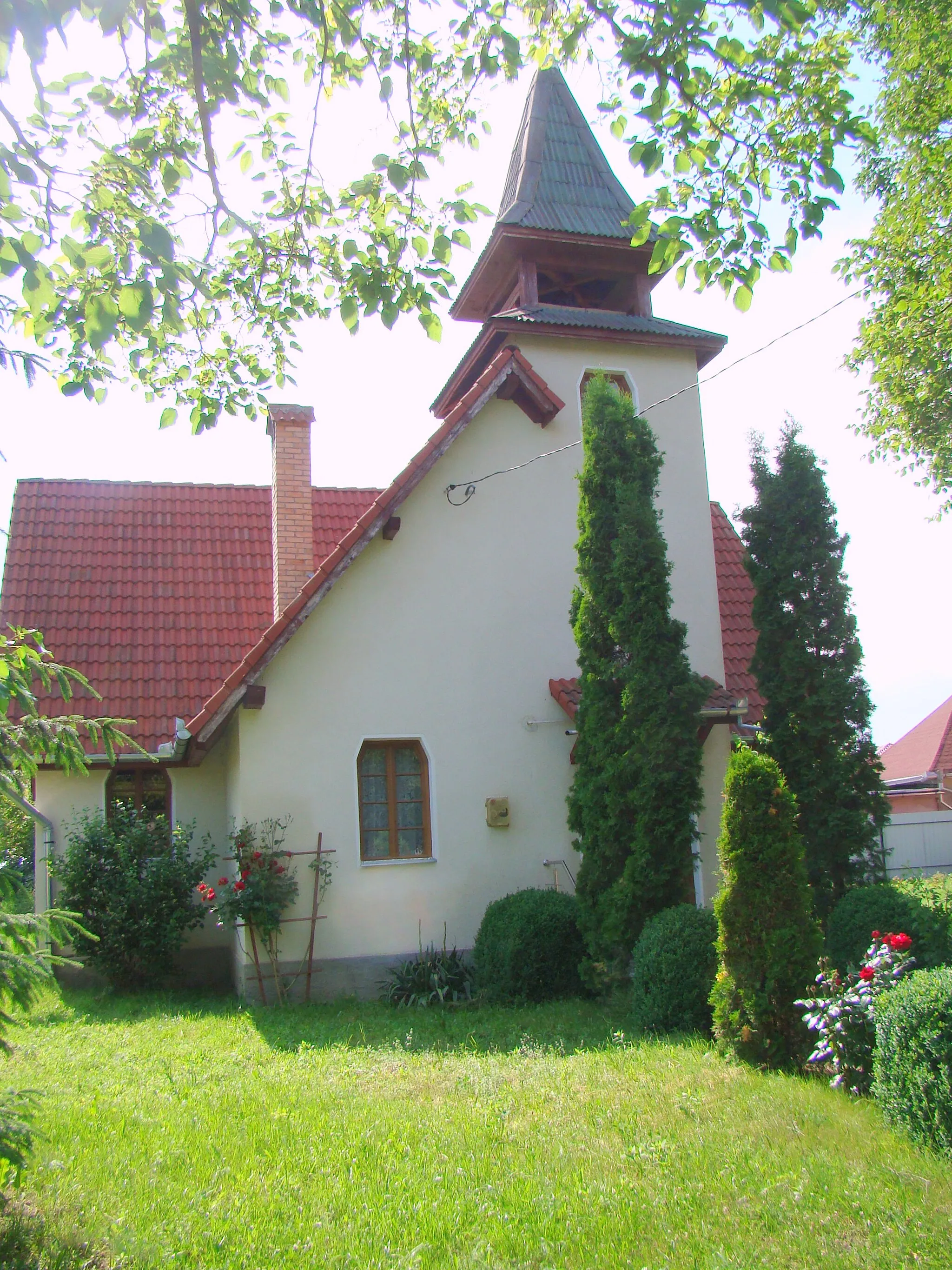 Photo showing: Reformed church in Batoș, Mureș county, Romania