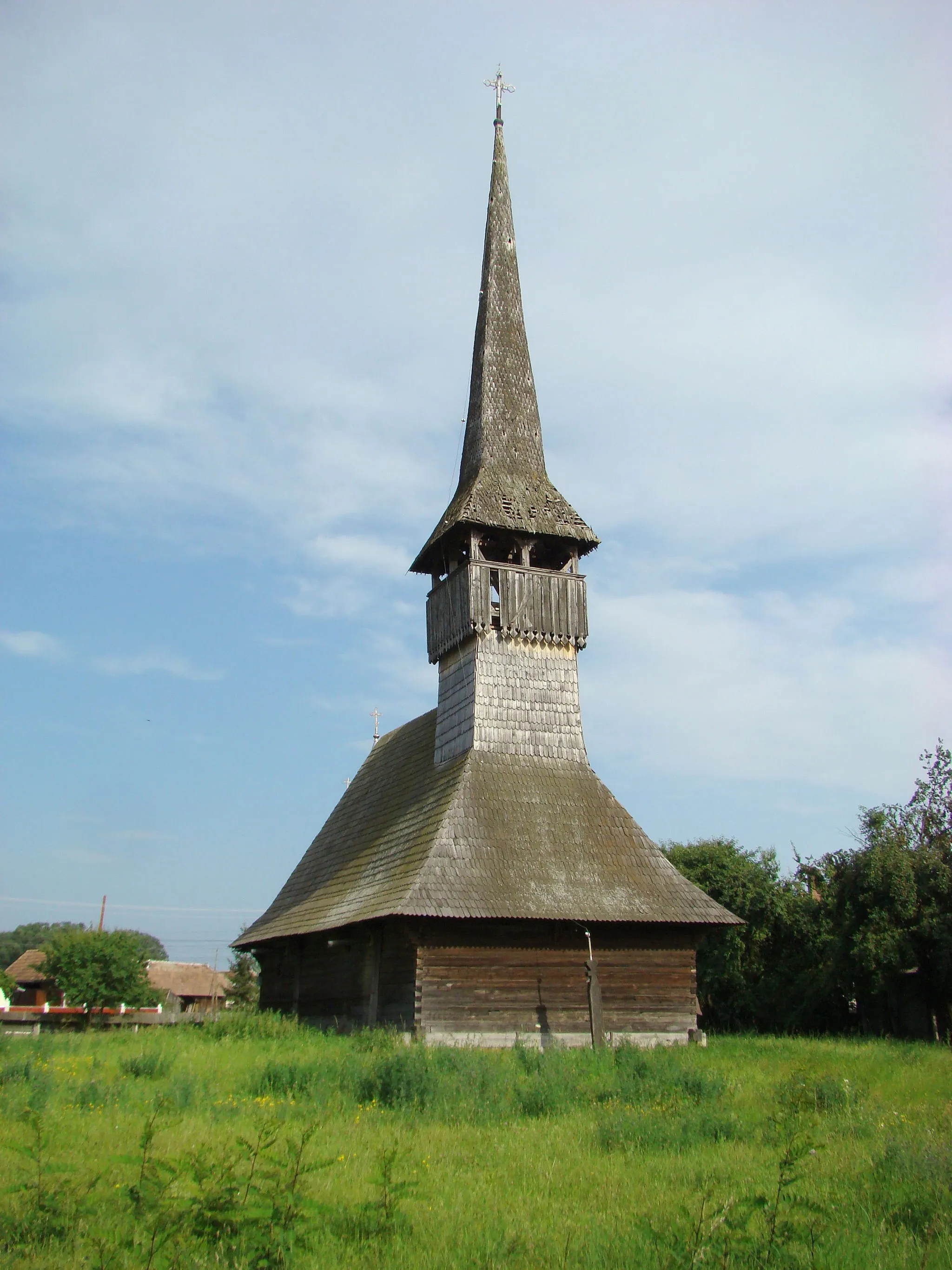 Photo showing: Biserica de lemn „Sfinții Arhangheli Mihail și Gavriil ” din Chețani, județul Mureș