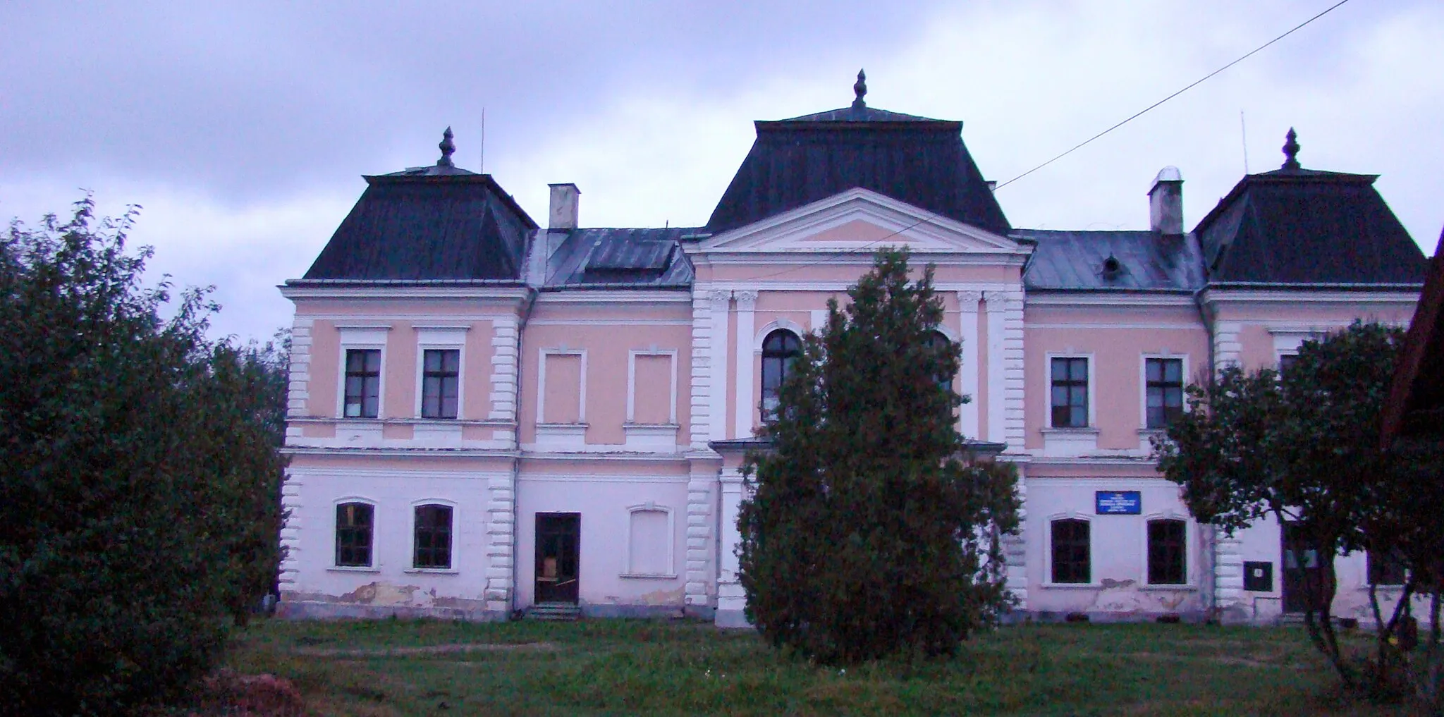 Photo showing: Castelul Banffy, azi Școala ajutătoare; sat Răscruci; comuna Bonțida