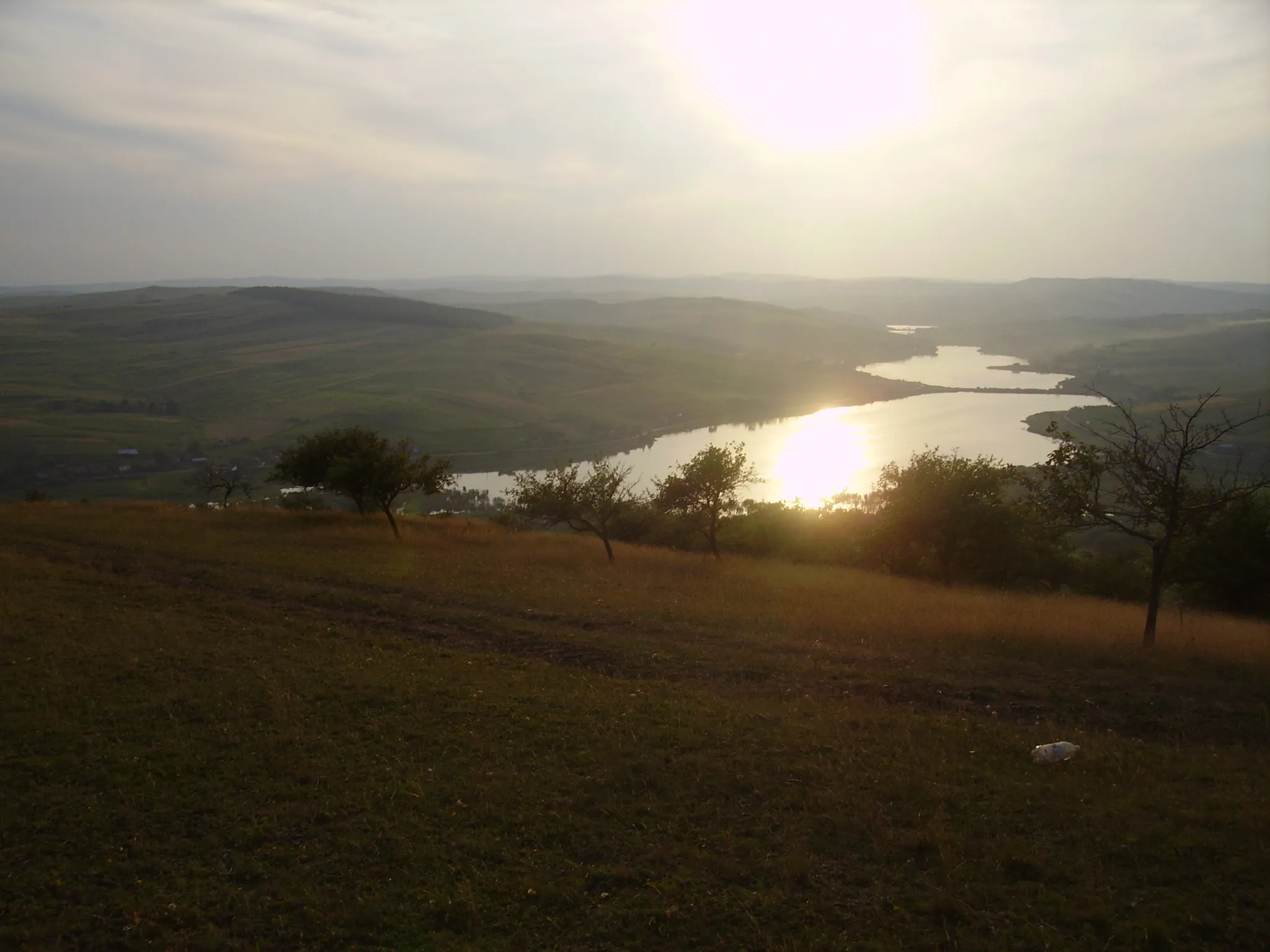 Photo showing: Catina Lake in Cluj County, Romania