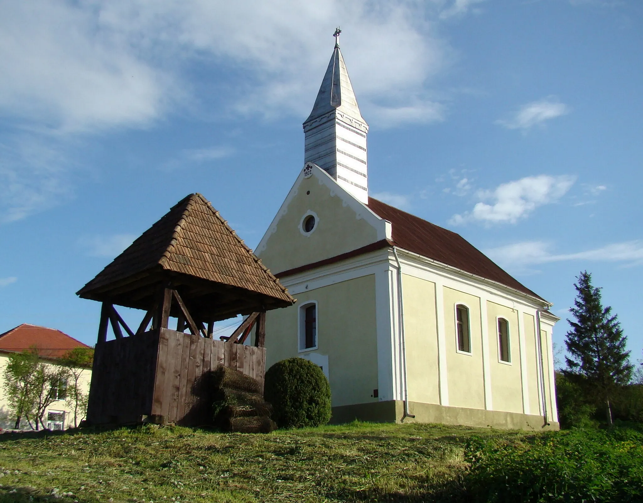 Photo showing: Roman-Catholic church in Cătina, Cluj county, Romania