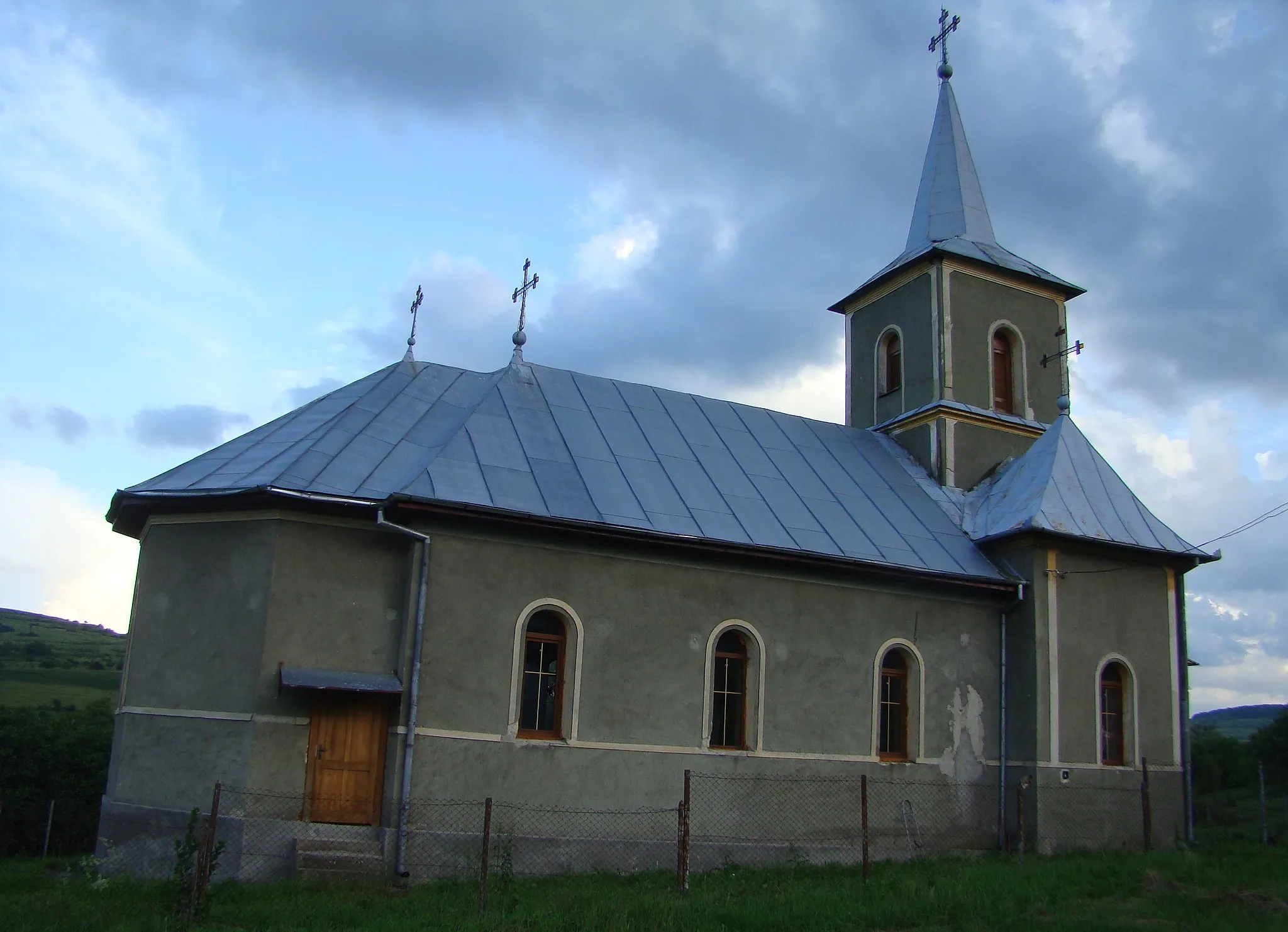 Photo showing: Church of the Dormition in Satu Lung, Cluj County, Romania