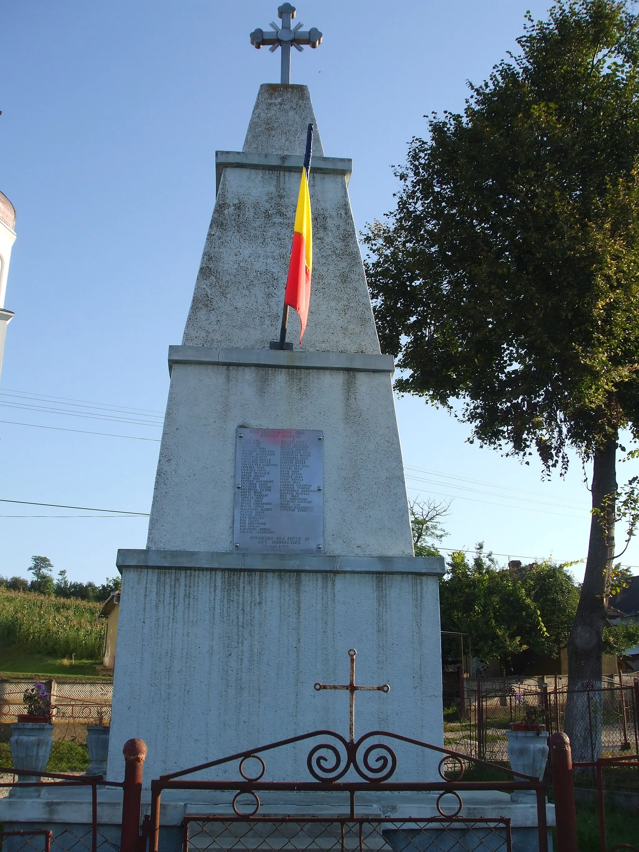 Photo showing: Monumentul eroilor din primul și al doilea razboi mondial