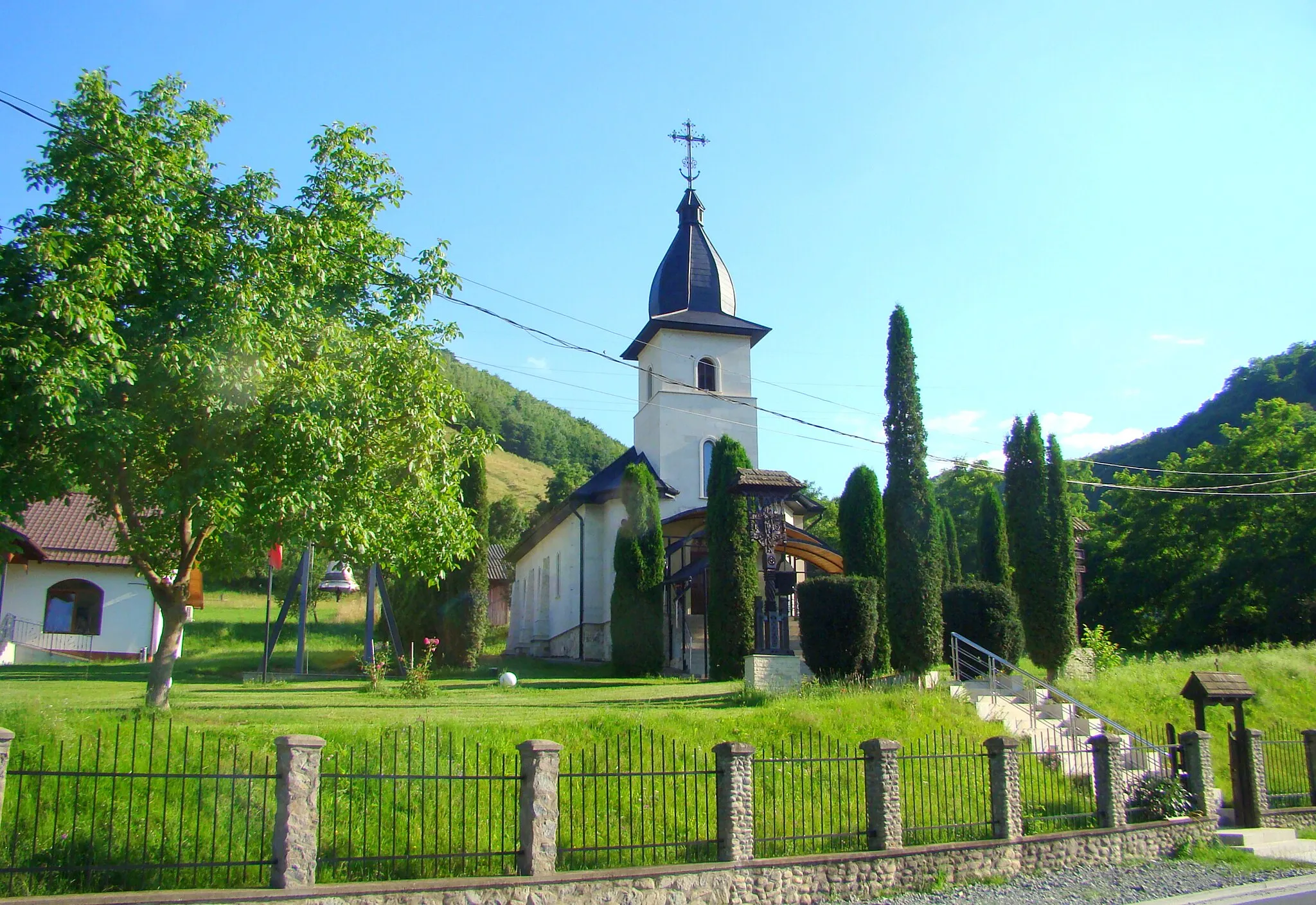 Photo showing: Orthodox church in Someșu Cald, Cluj County, Romania