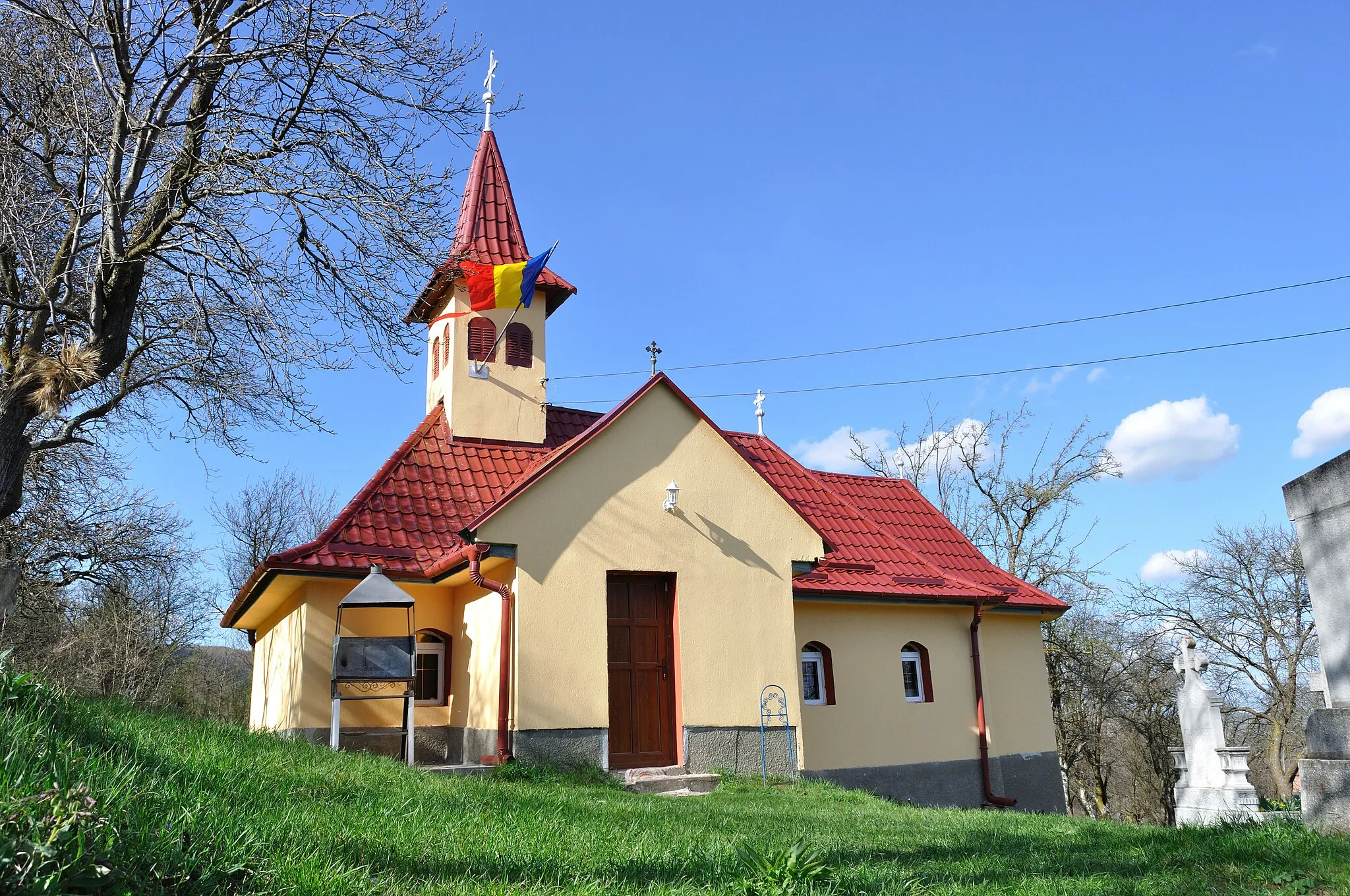 Photo showing: Biserica de lemn „Sfinții Arhangheli” din Moldovenești, județul Cluj