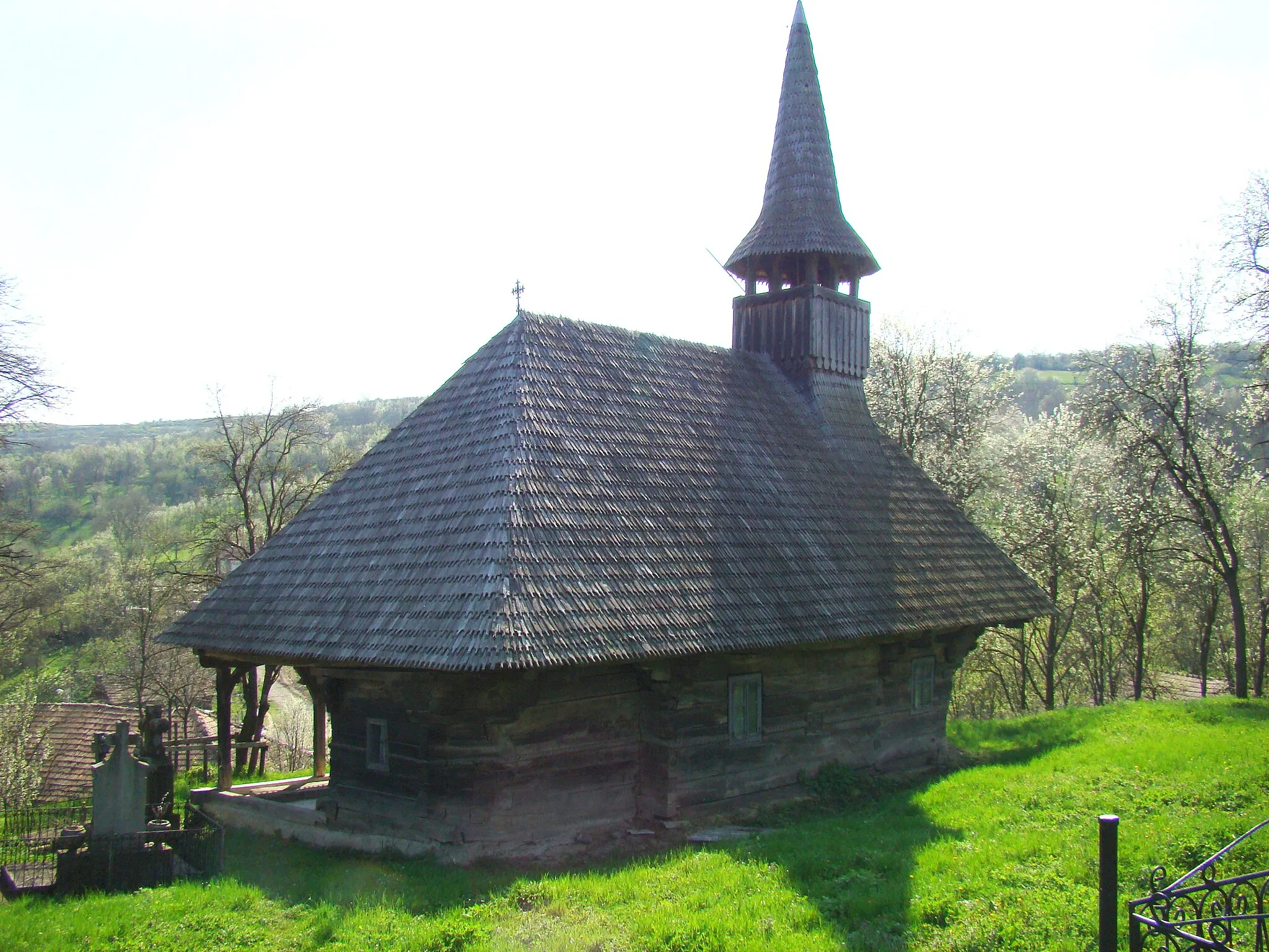 Photo showing: Biserica de lemn „Sfinții Arhangheli” din Sâmboieni, Cluj