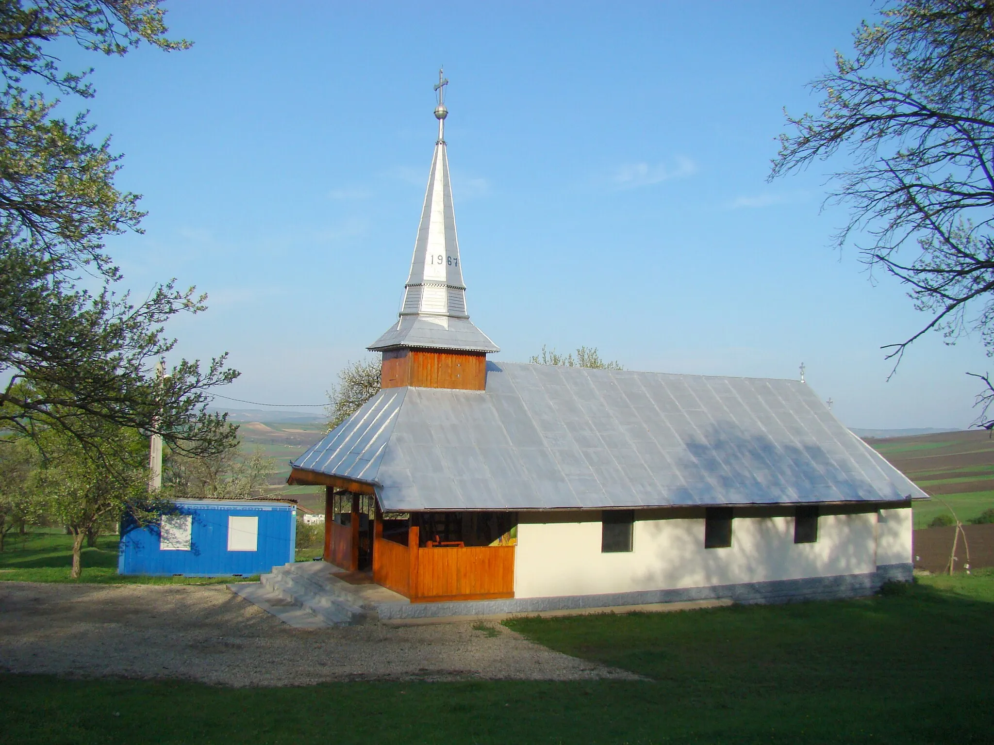Photo showing: The old wooden church of the orthodox monastery in Pădureni-Hotar, Cluj county, Romania