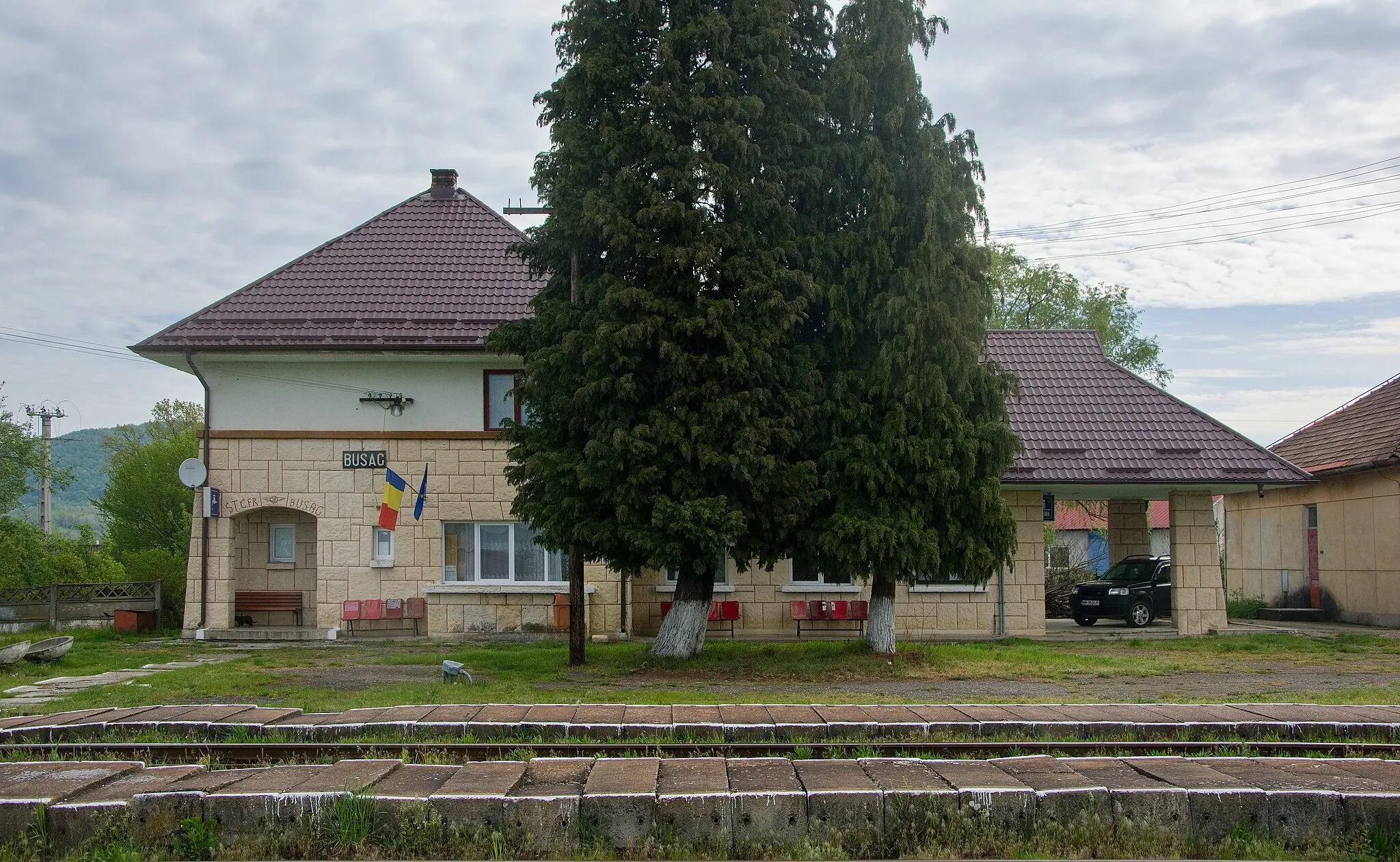 Photo showing: Bușag train station, Romania