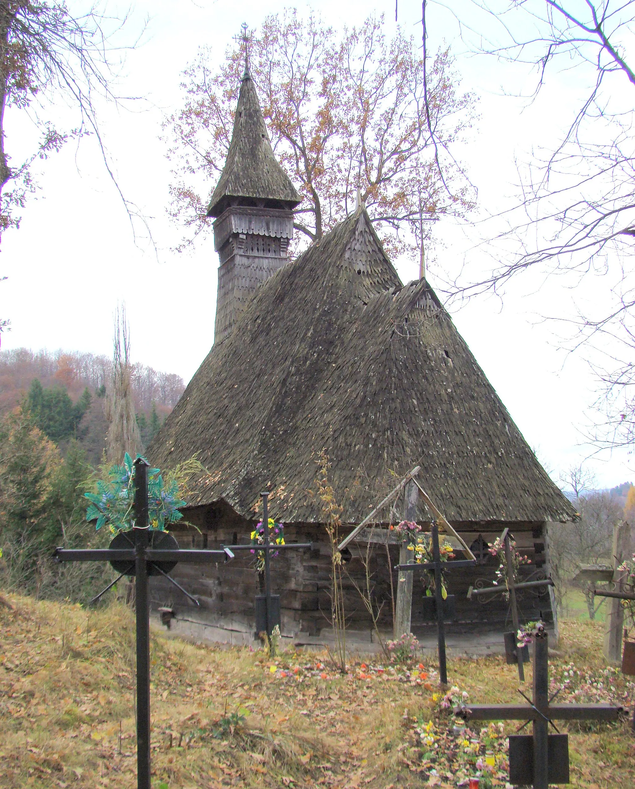 Photo showing: Biserica de lemn „Cuvioasa Paraschiva”, sat Valea Stejarului, județul Maramureș