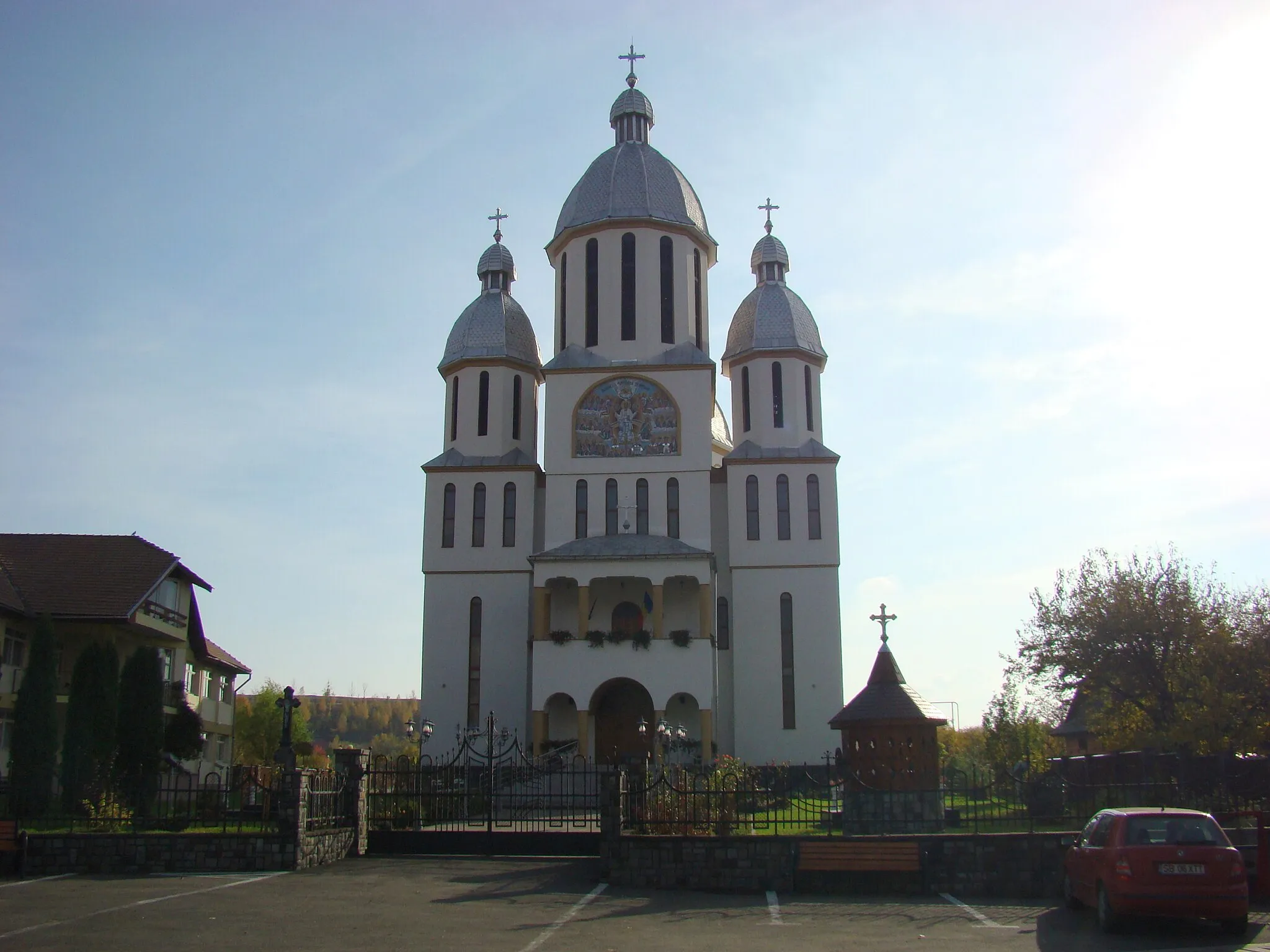 Photo showing: Biserica ortodoxă „Duminica Tuturor Sfinților” din Tăuții de Sus