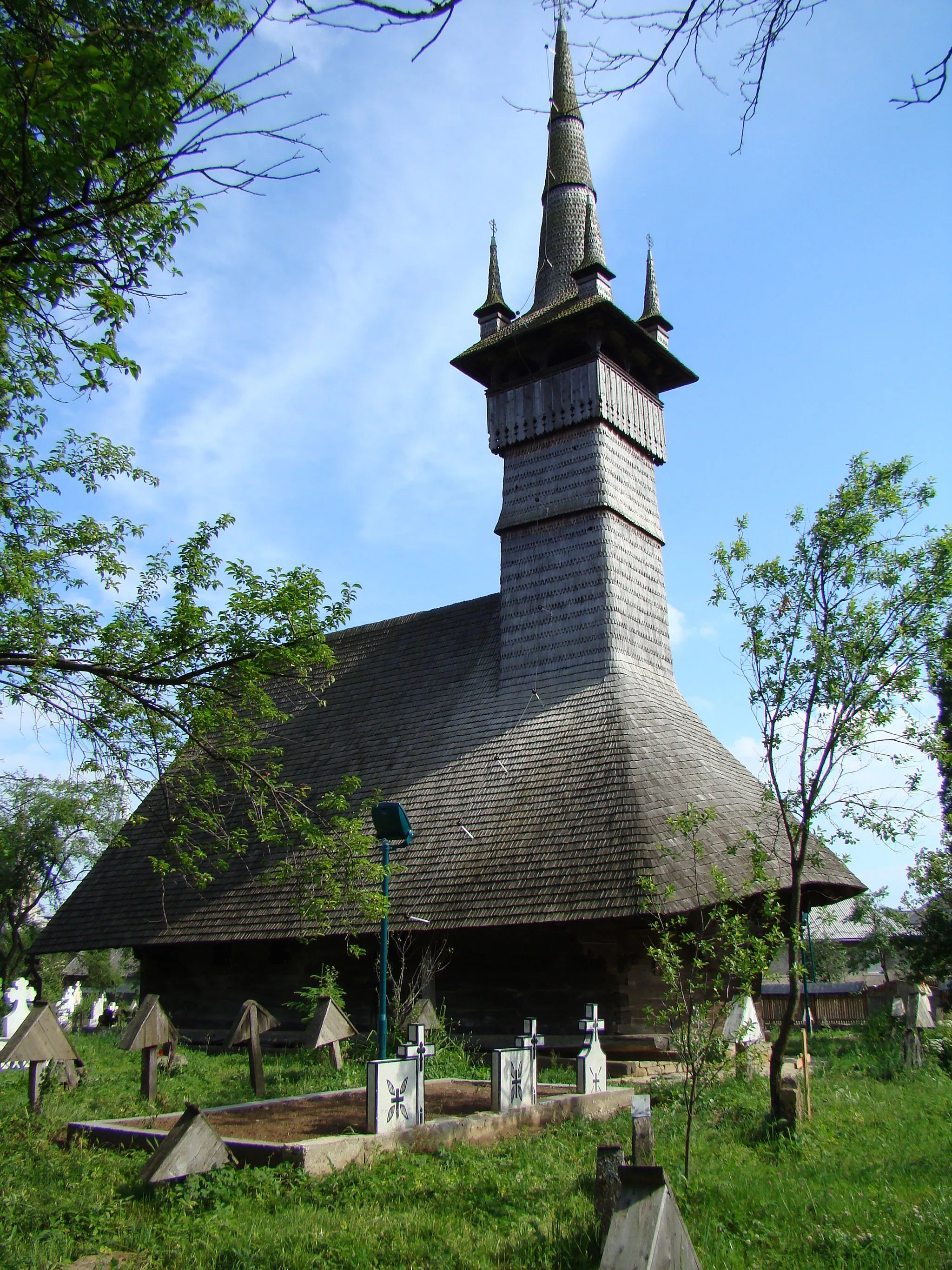 Photo showing: Biserica de lemn Sf.Arhangheli Rogoz