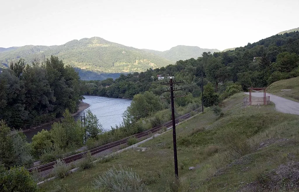 Photo showing: Road to Lunca la Tisa