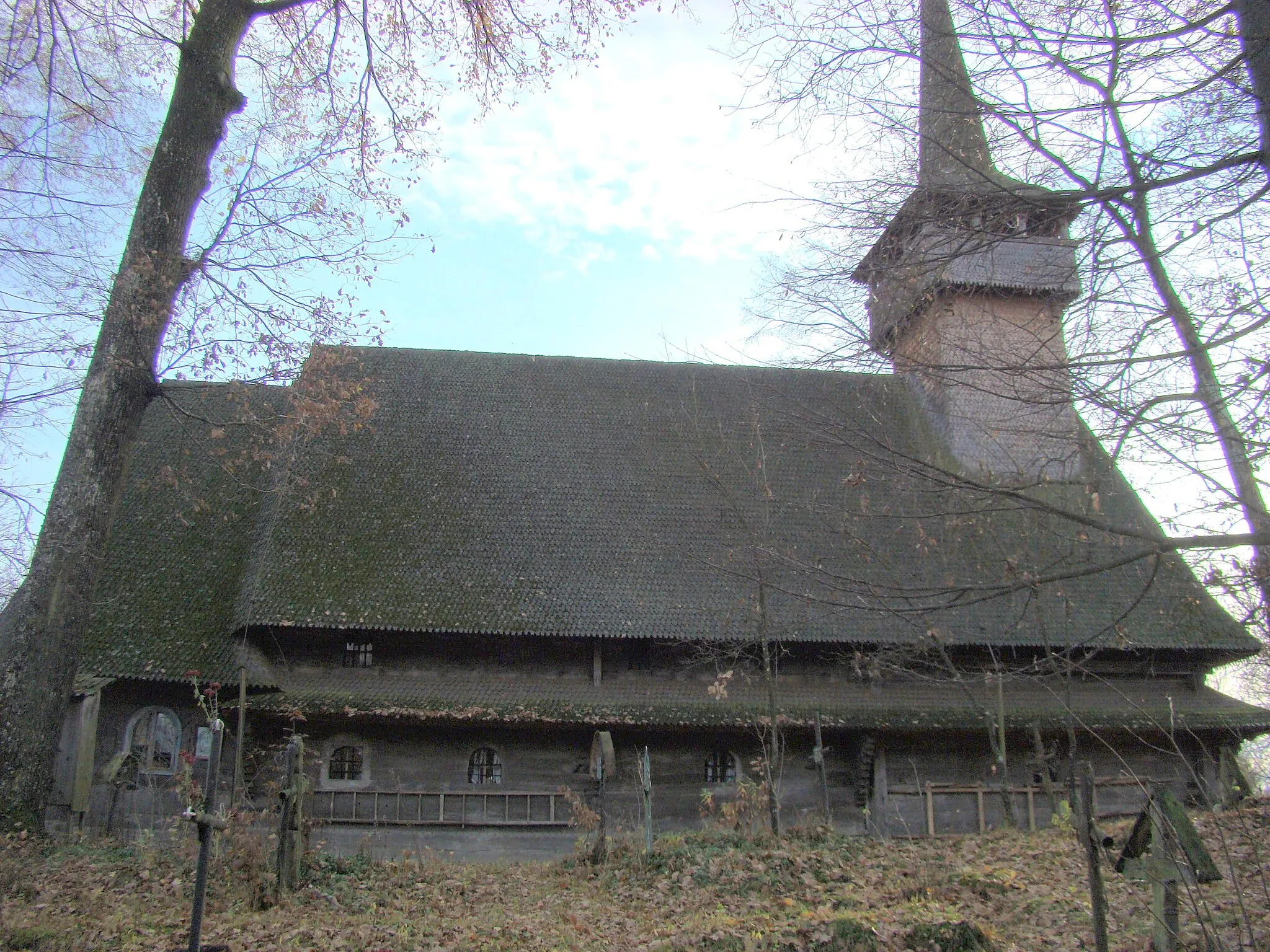 Photo showing: Biserica de lemn din Hărnicești, comuna Desești, județul Maramureș