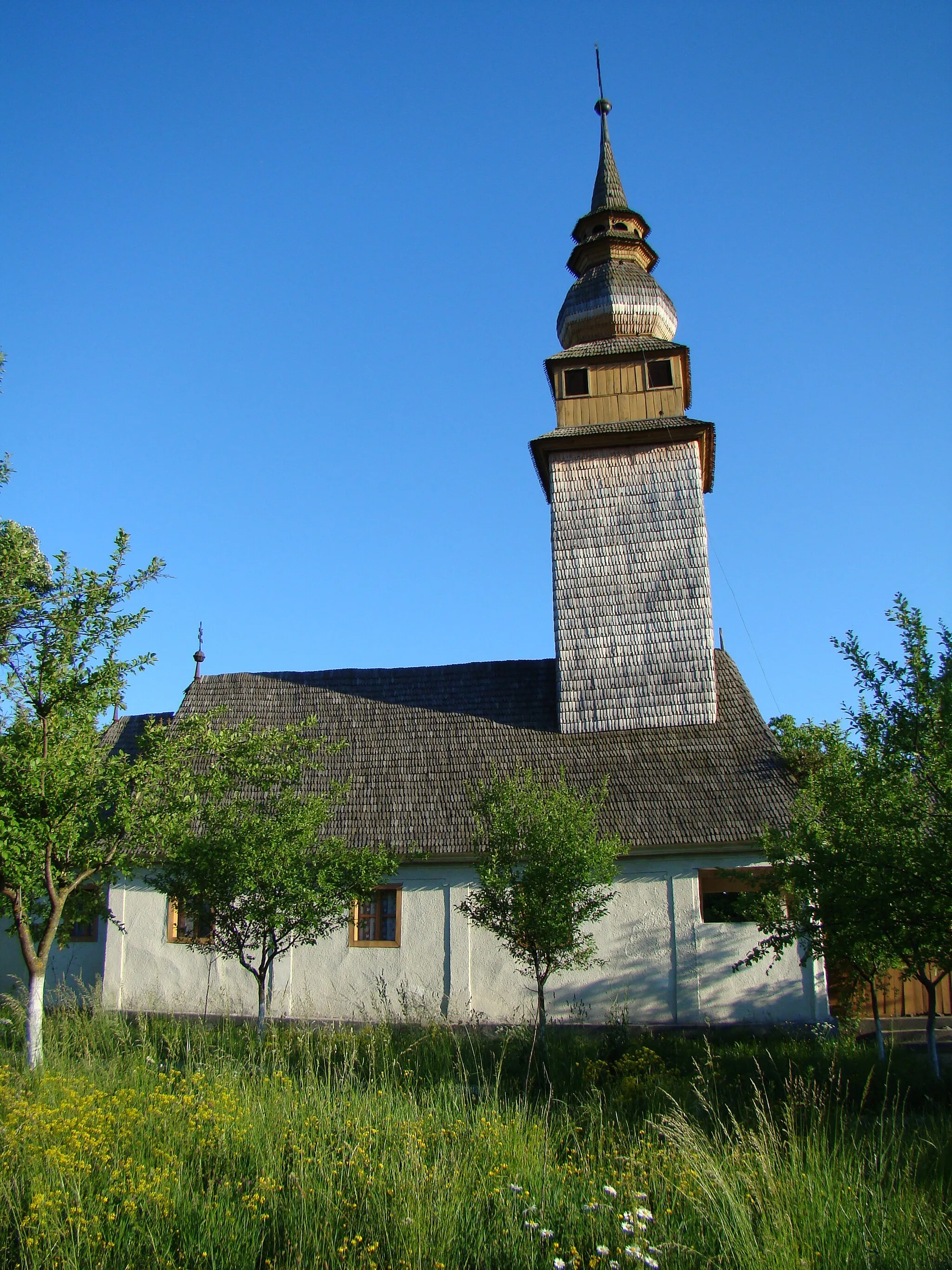 Photo showing: Biserica de lemn din Valea Chioarului, Maramureş, România