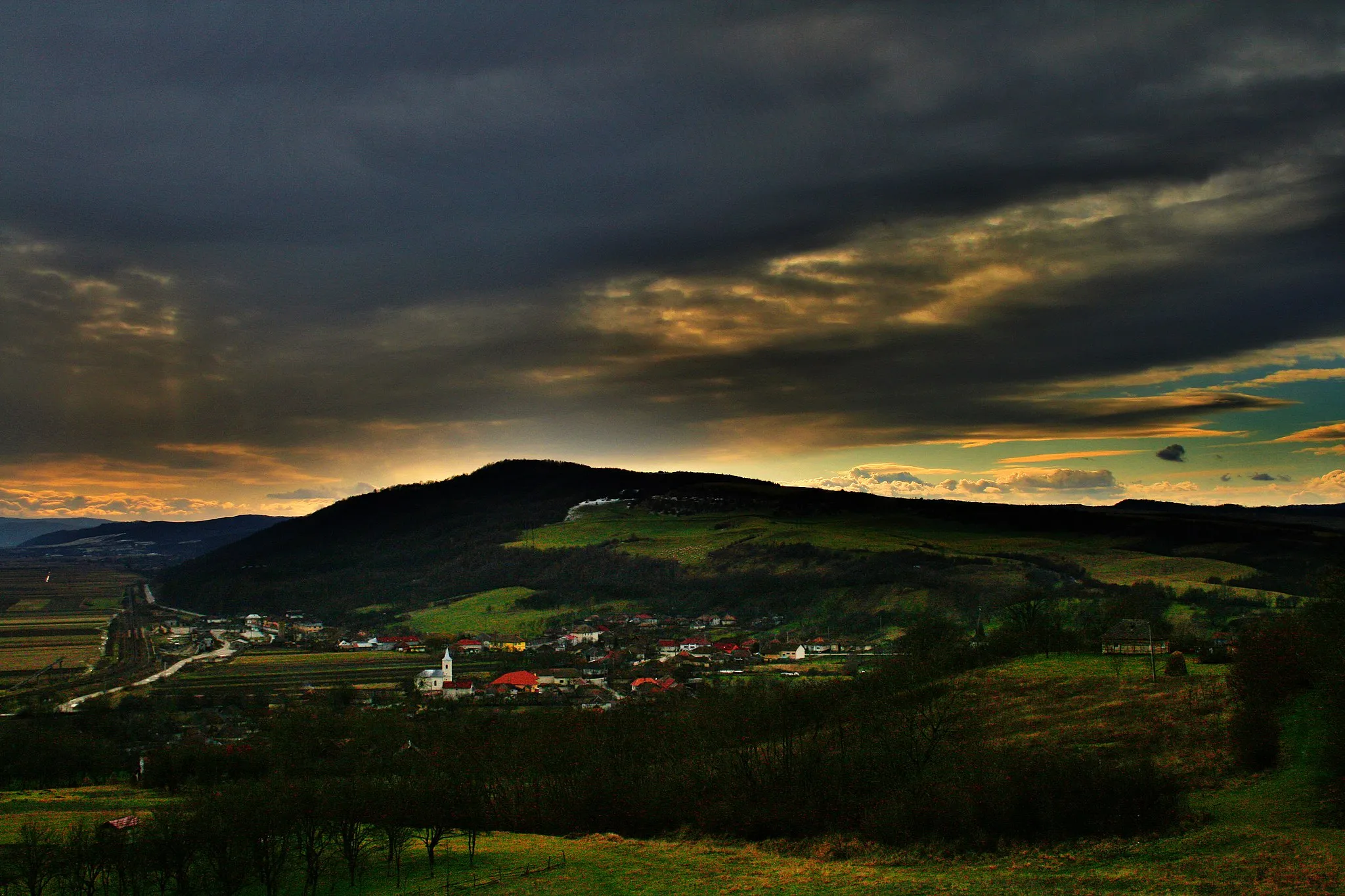 Photo showing: view of Benesat (Benedekfalva) village