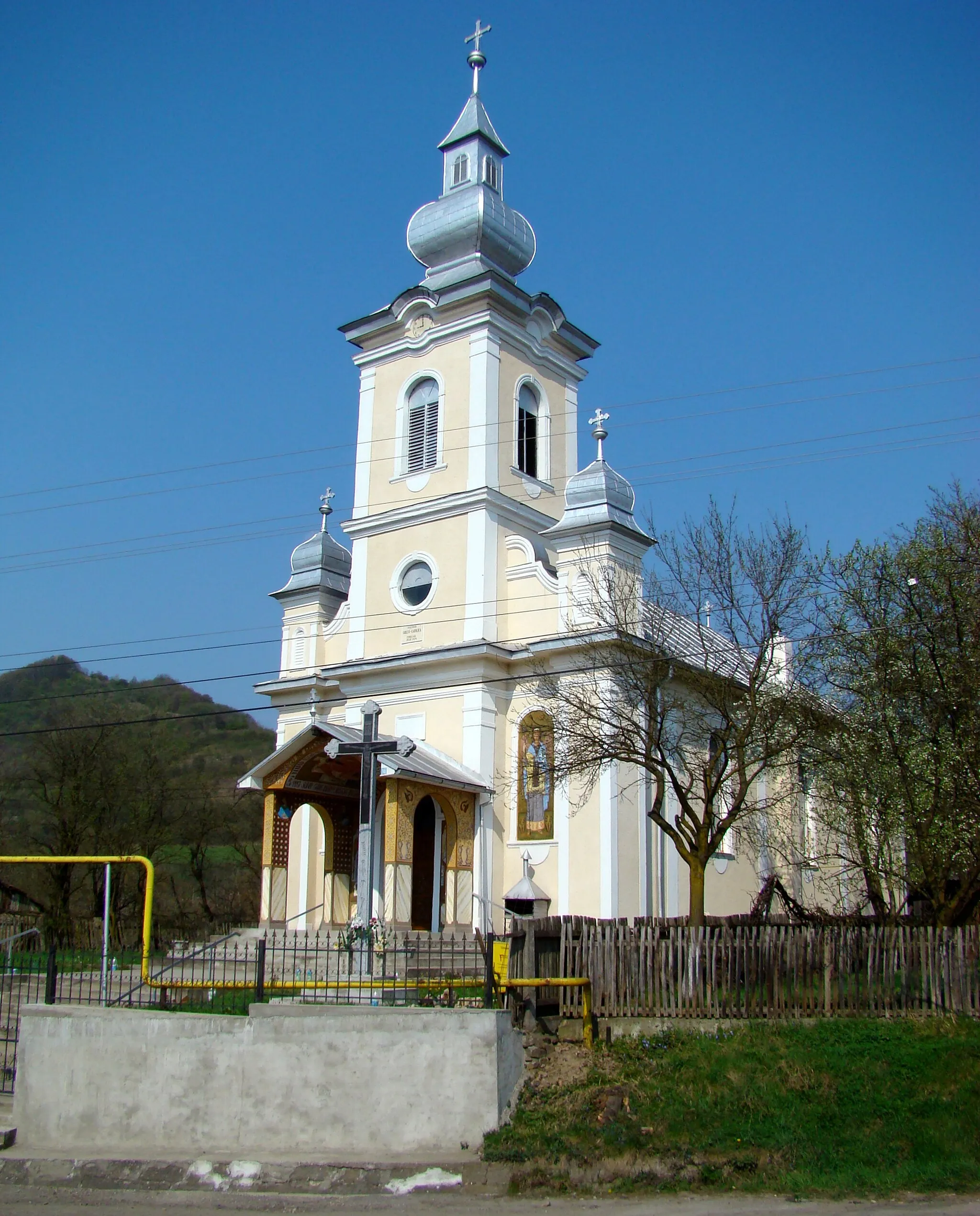 Photo showing: Greek Catholic church in Căpâlna, Sălaj County, Romania