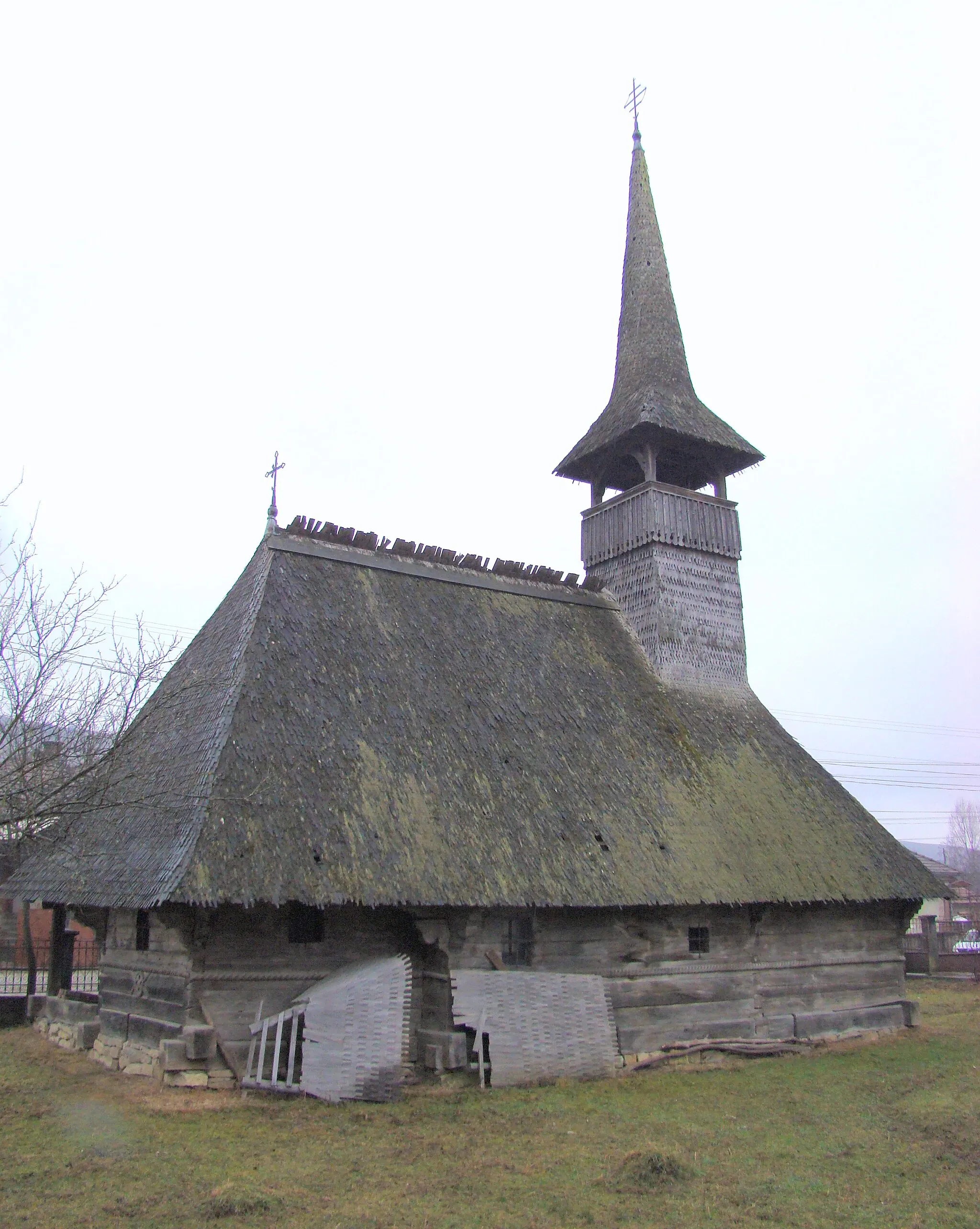 Photo showing: Biserica de lemn „Sf.Apostoli Petru și Pavel”,Sâmpetru Almașului, Sălaj