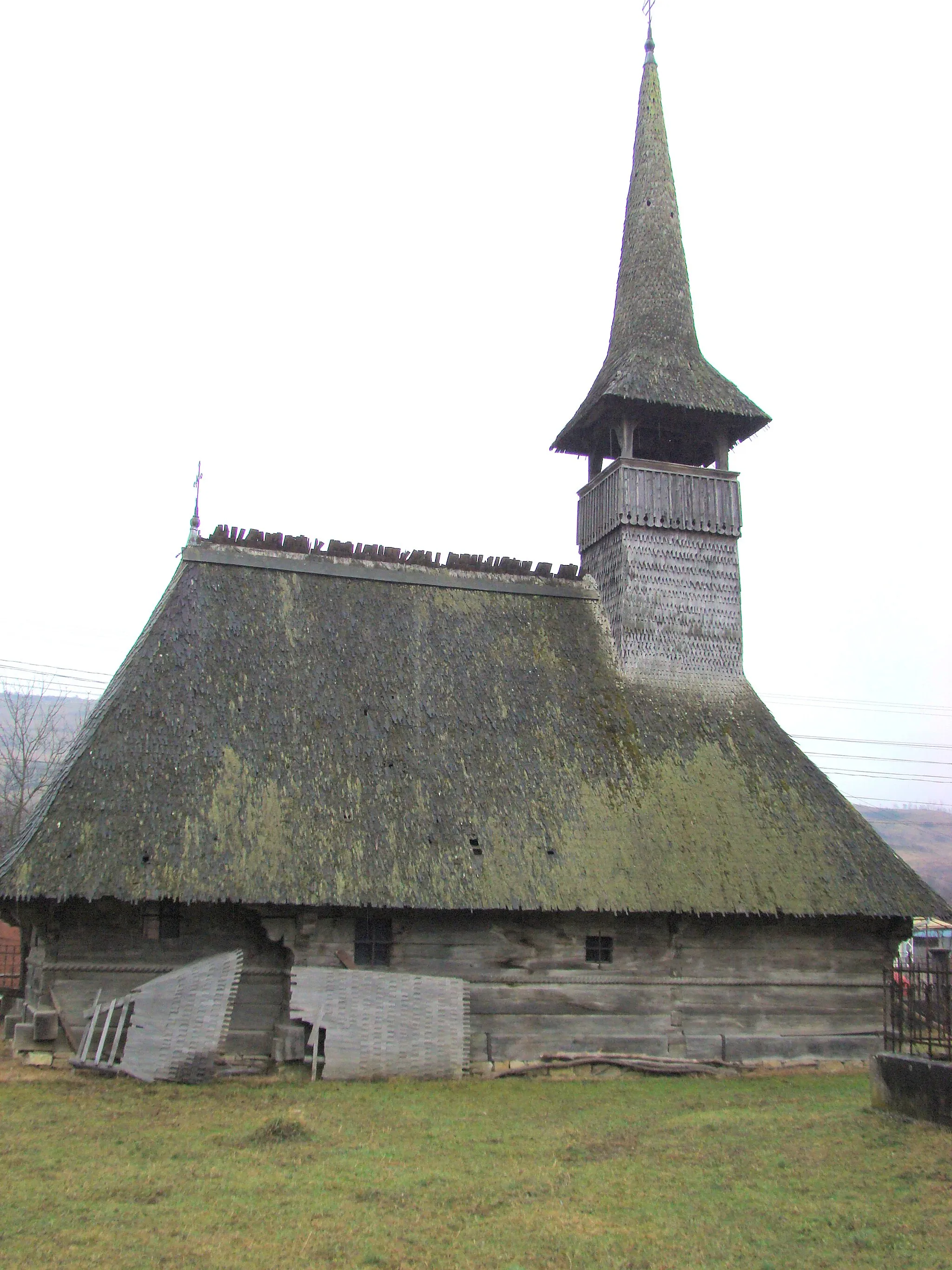 Photo showing: Biserica de lemn „Sf.Apostoli Petru și Pavel”,Sâmpetru Almașului, Sălaj