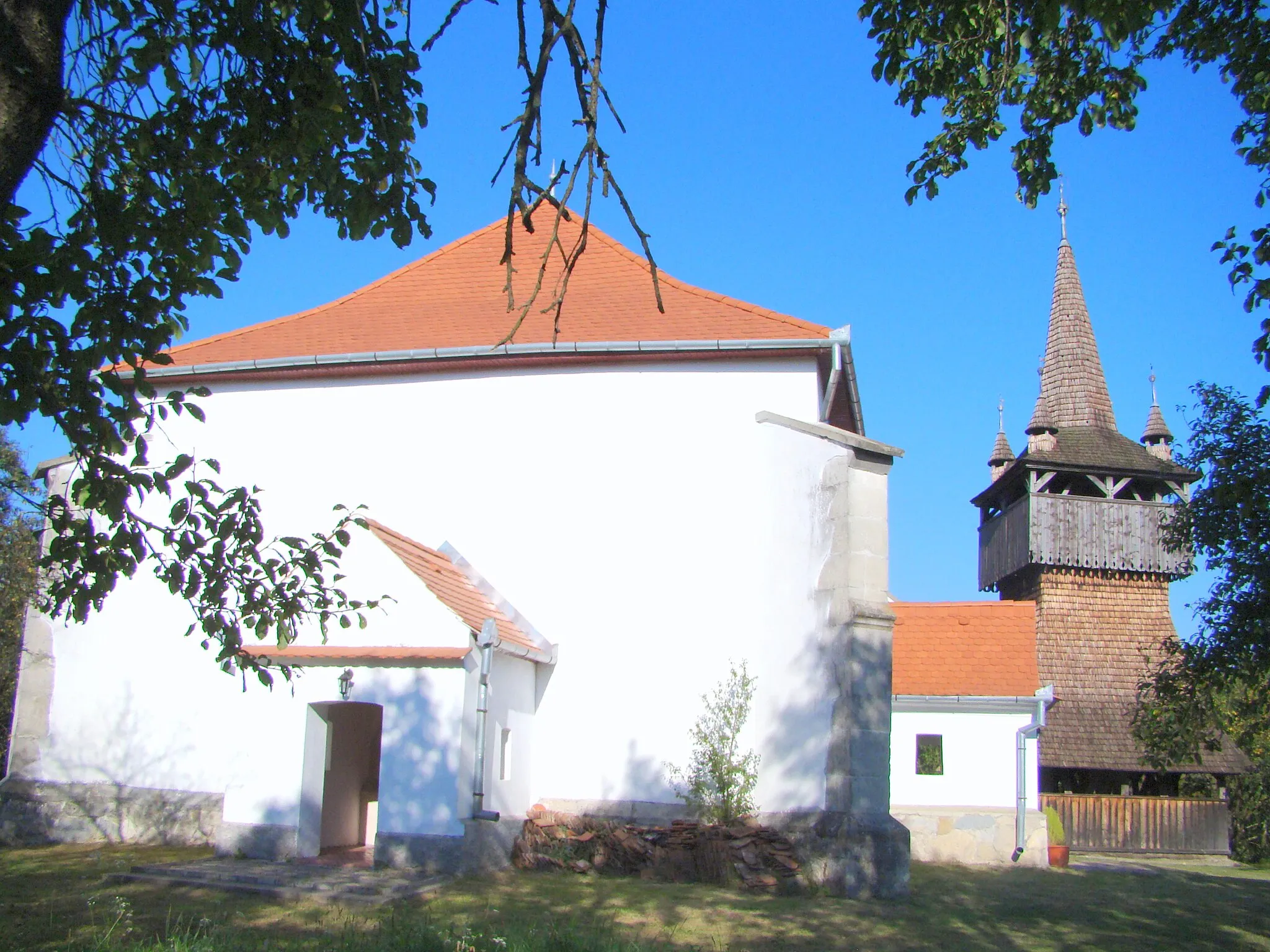 Photo showing: Ansamblul bisericii reformate, sat Meseșenii de Jos; comuna Meseșenii de Jos